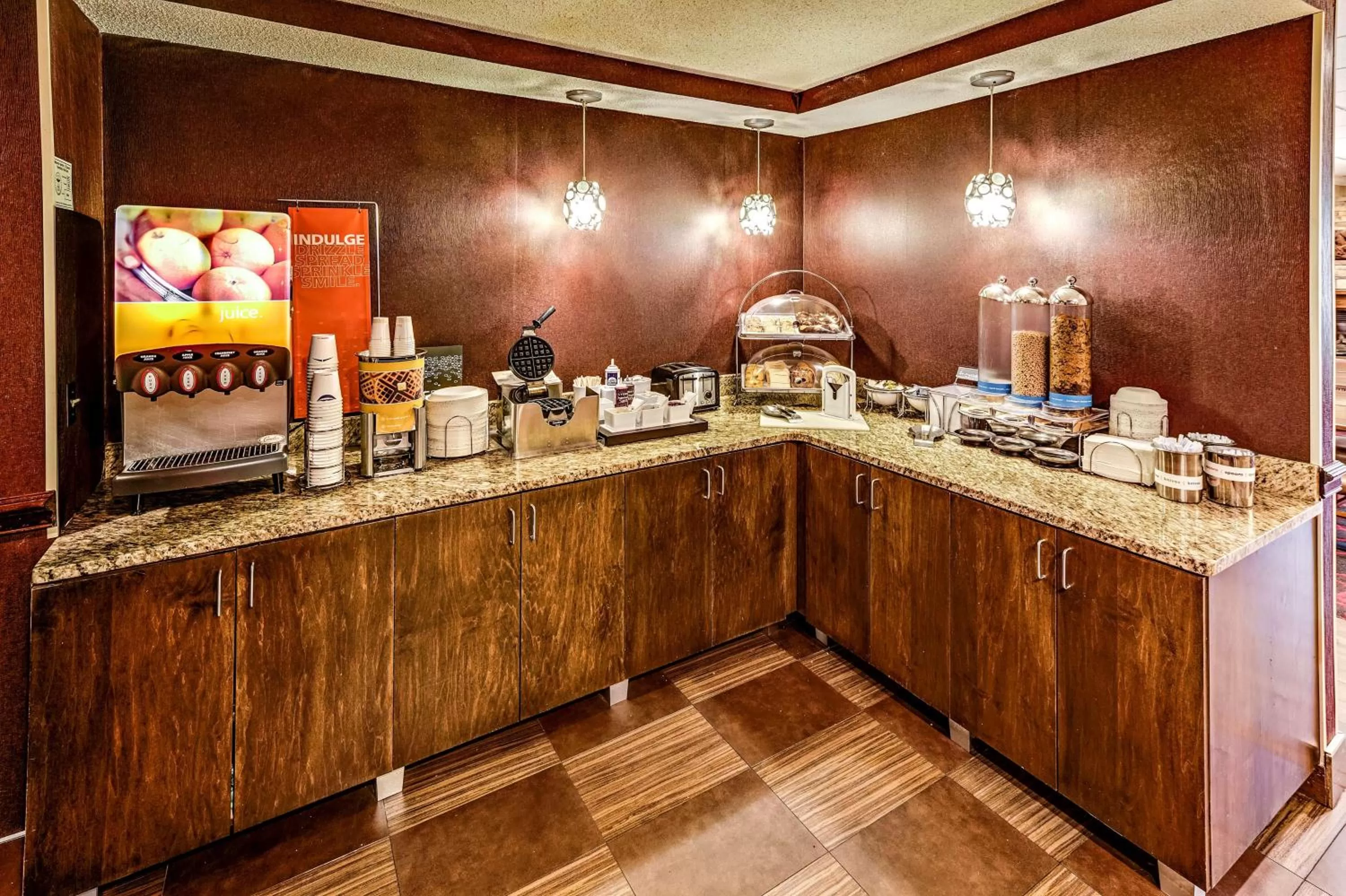 Dining area in Hampton Inn Columbus I-70E/Hamilton Road