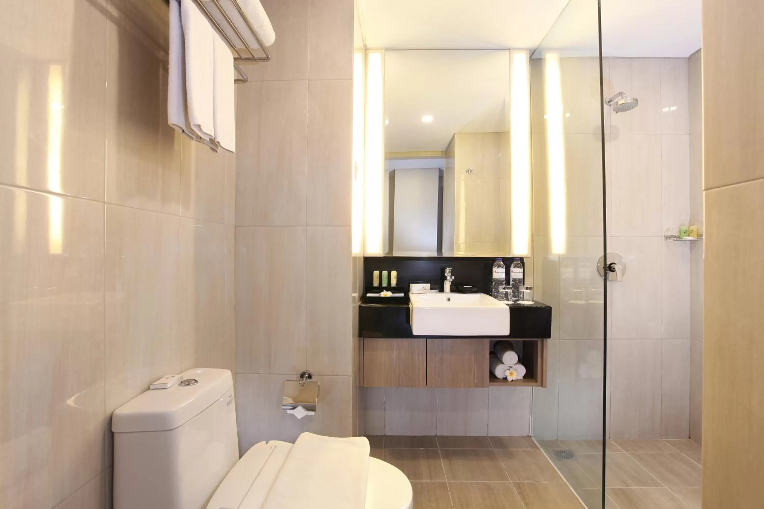 Shower in Swiss-Belinn Tunjungan Surabaya