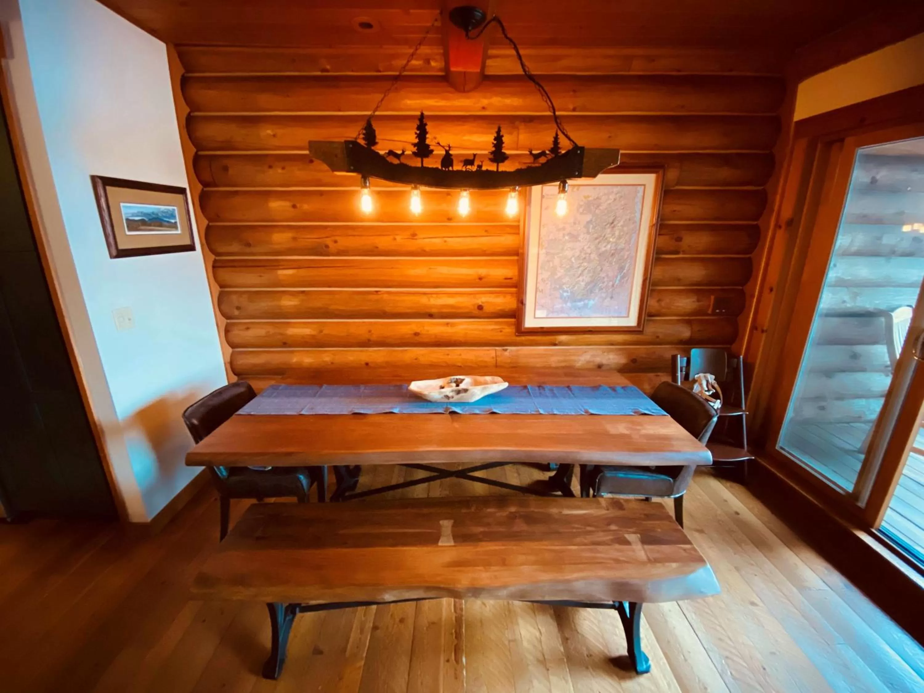 Dining Area in Ampersand Bay Resort