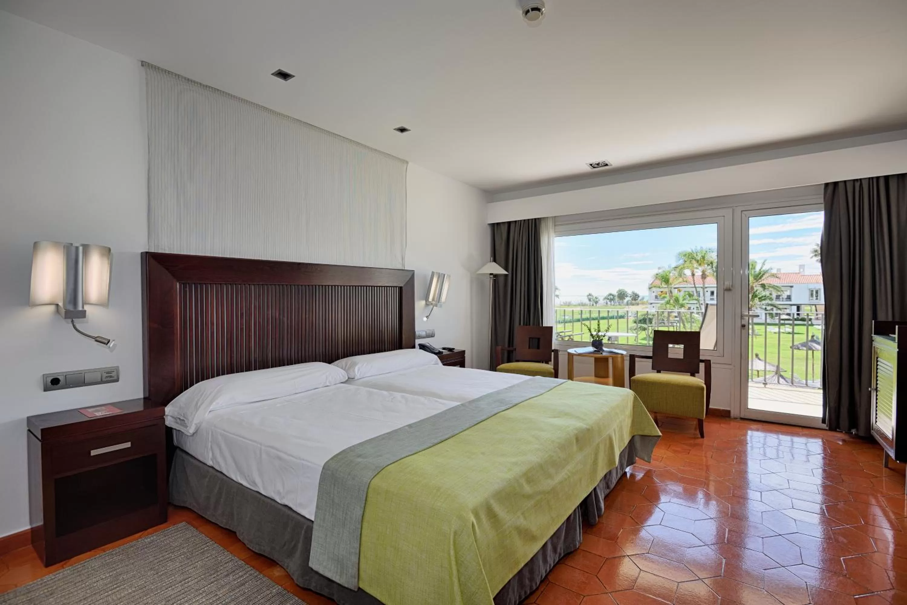 Photo of the whole room, Bed in Parador de Málaga Golf
