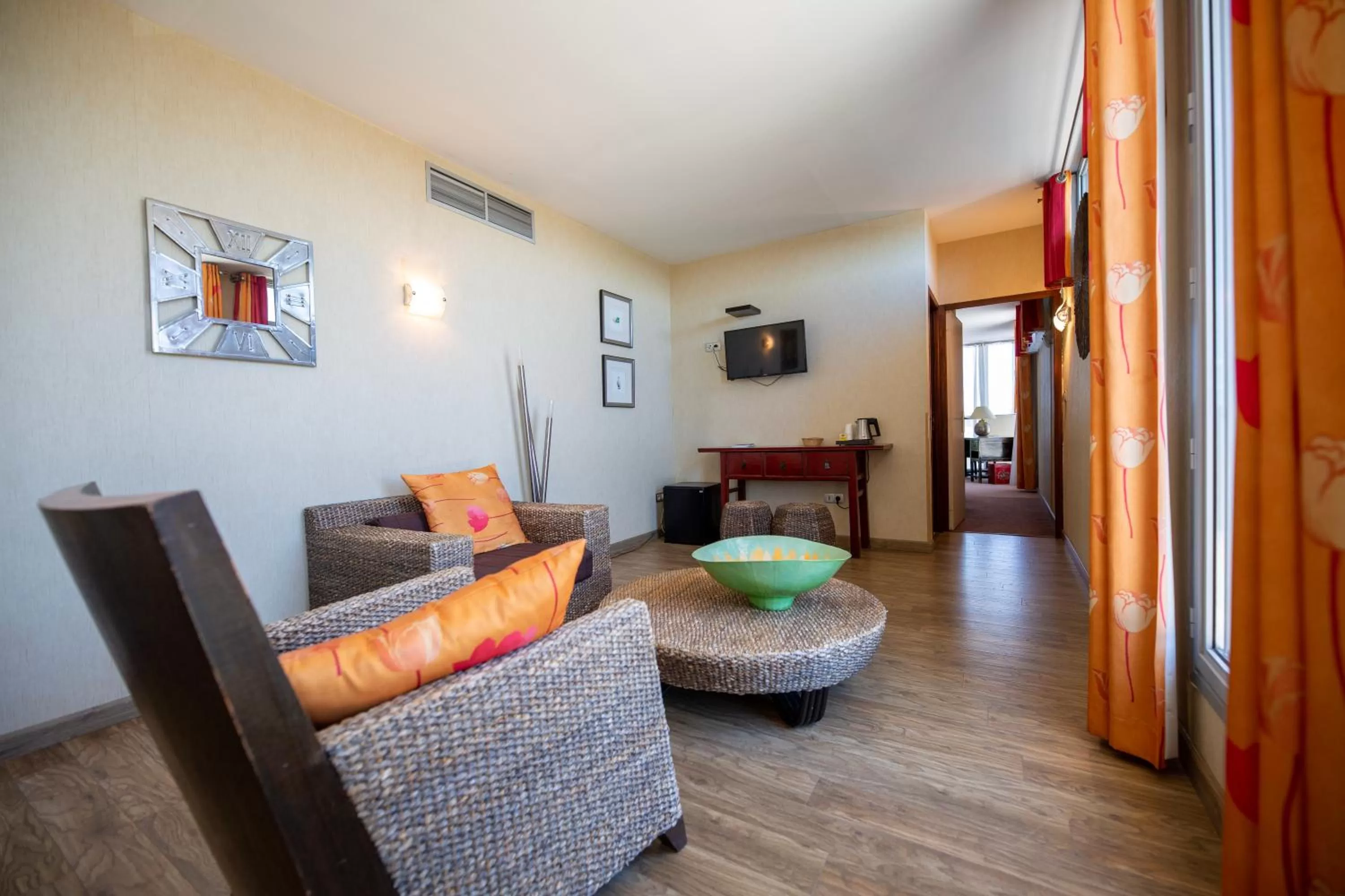 Bedroom in Hostellerie Saint Vincent Beauvais Aeroport