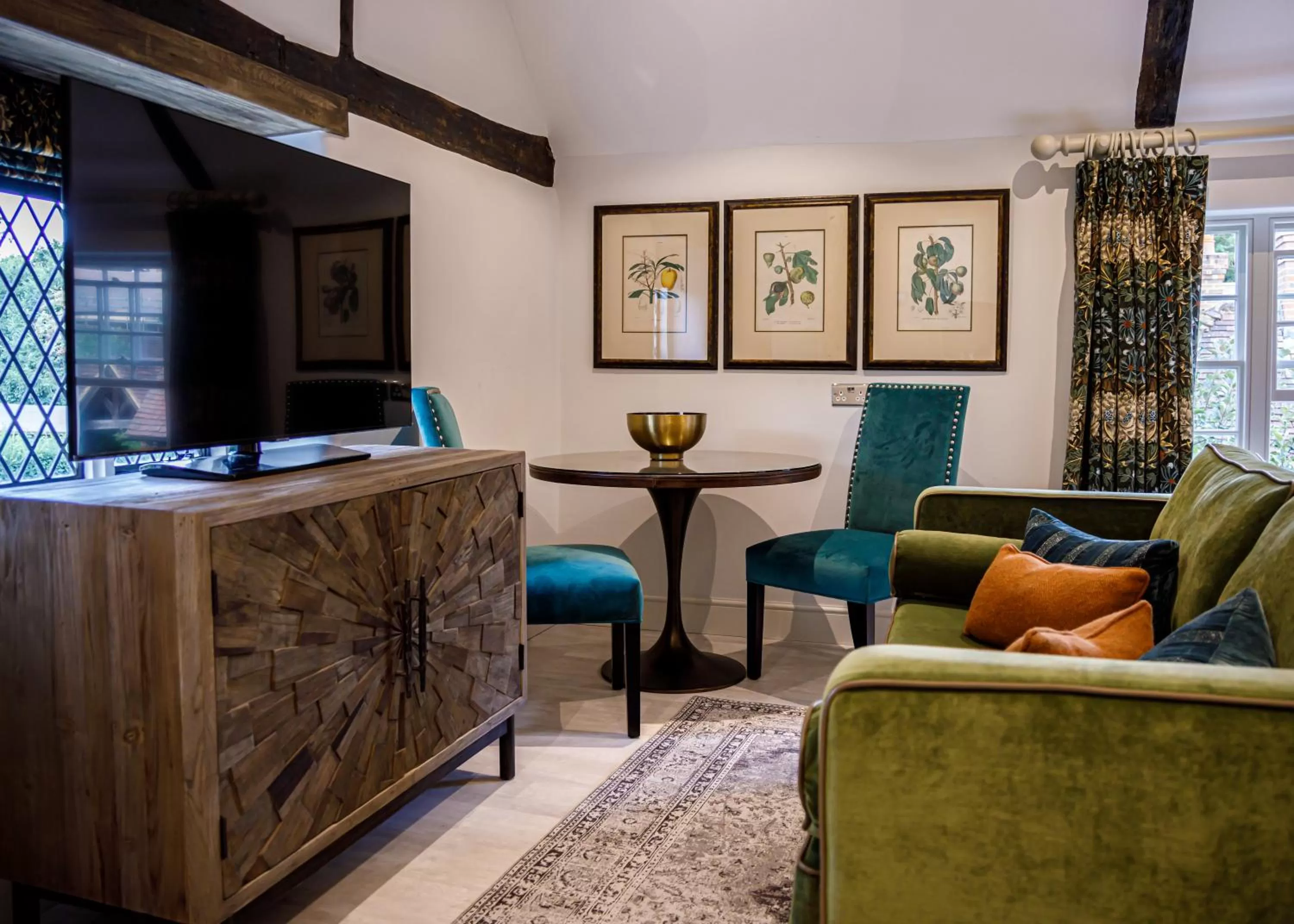 Bedroom in Great Fosters - Near Windsor