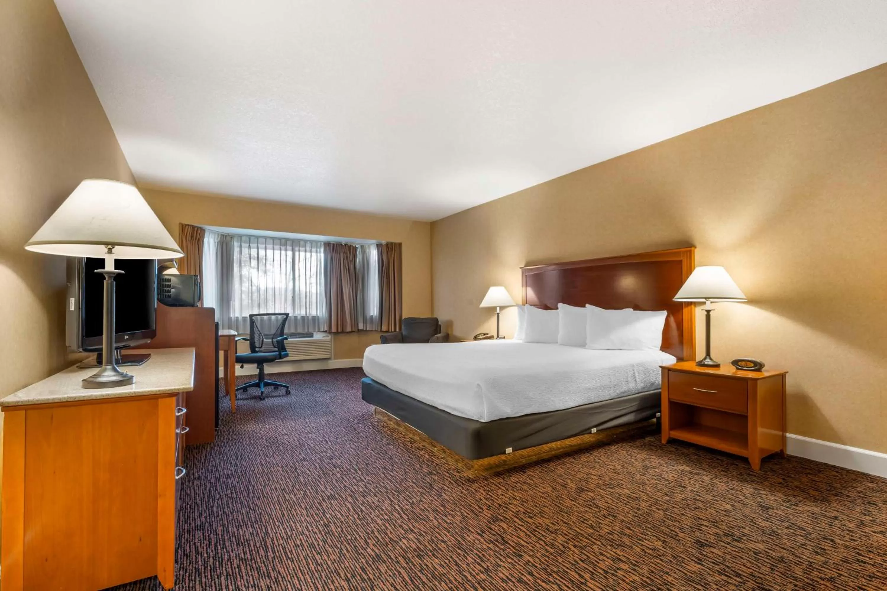 Bedroom, Bed in Best Western Plus Placerville Inn