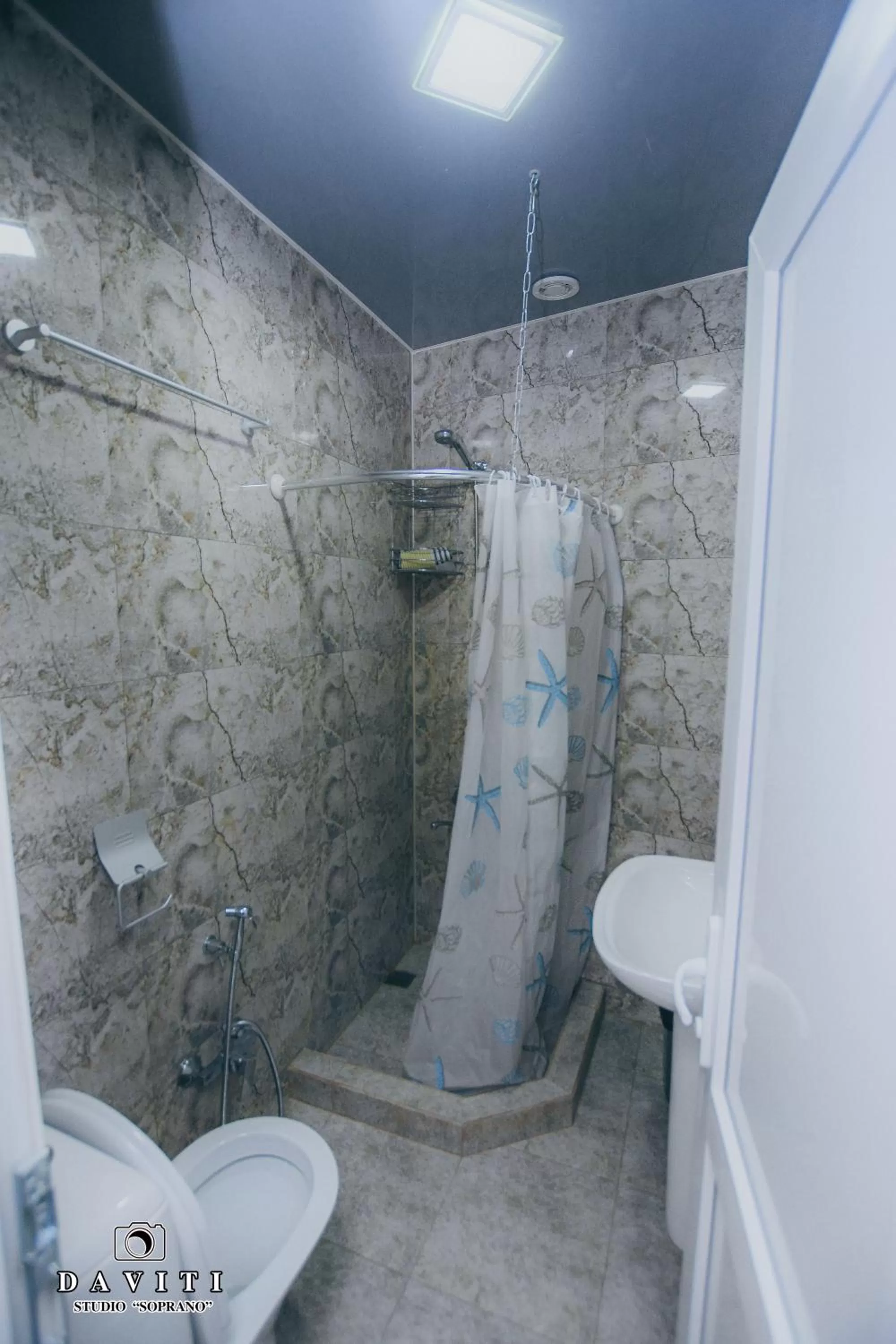 Bathroom in Hotel Tskhumi