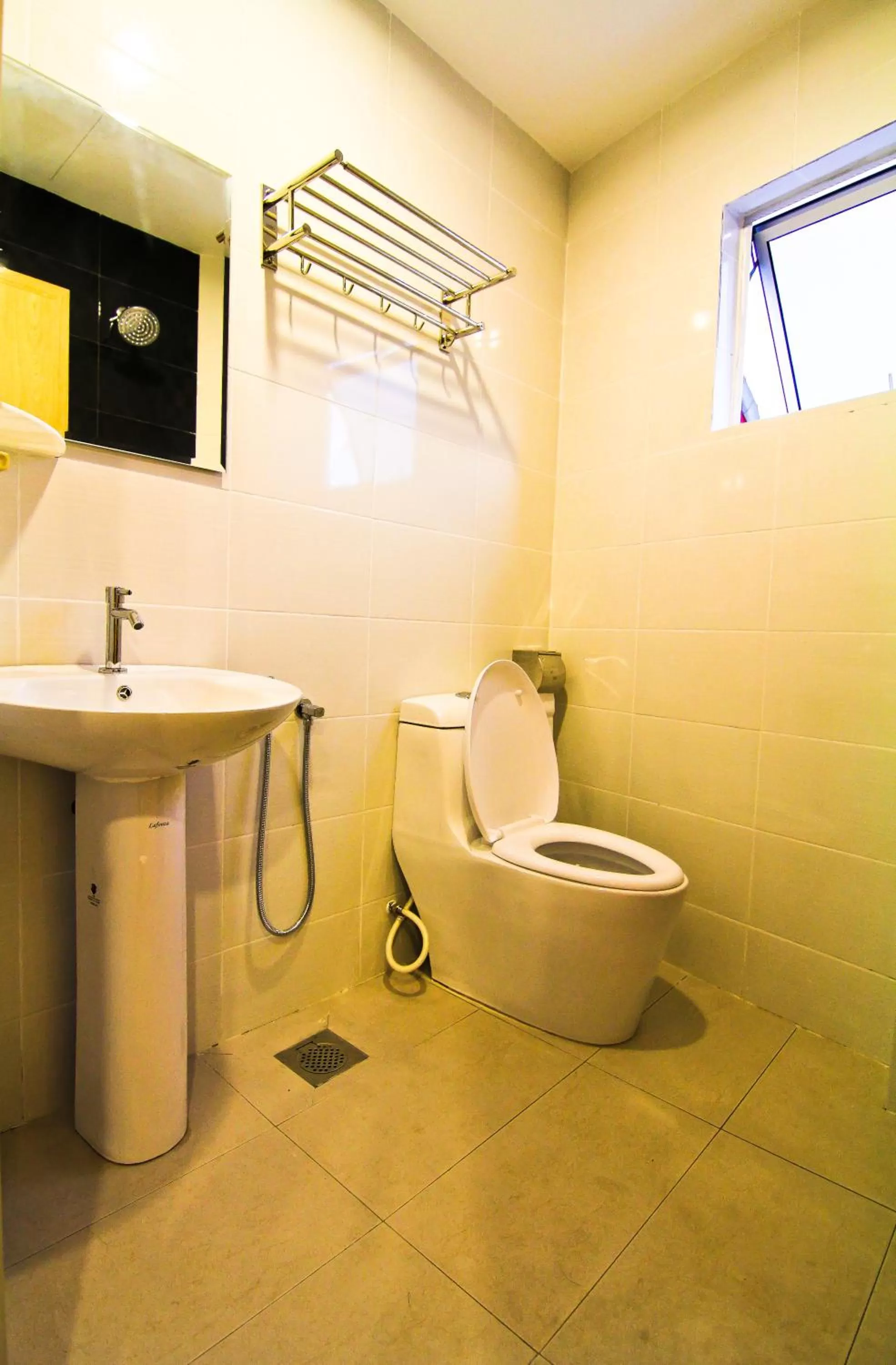 Shower in Hotel Rasah Seremban