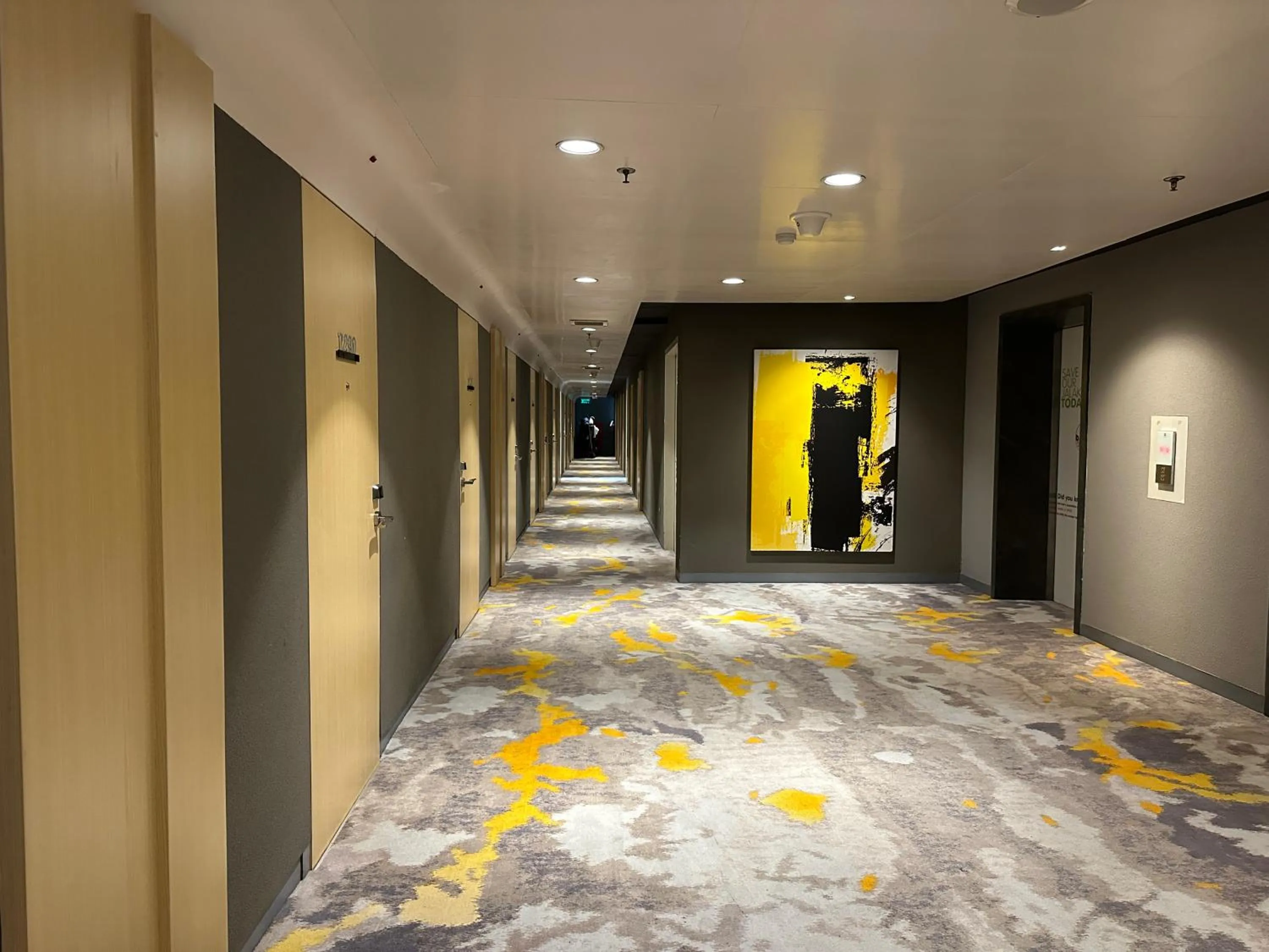 Property building, Bed in HARRIS Hotel & Conventions Gubeng