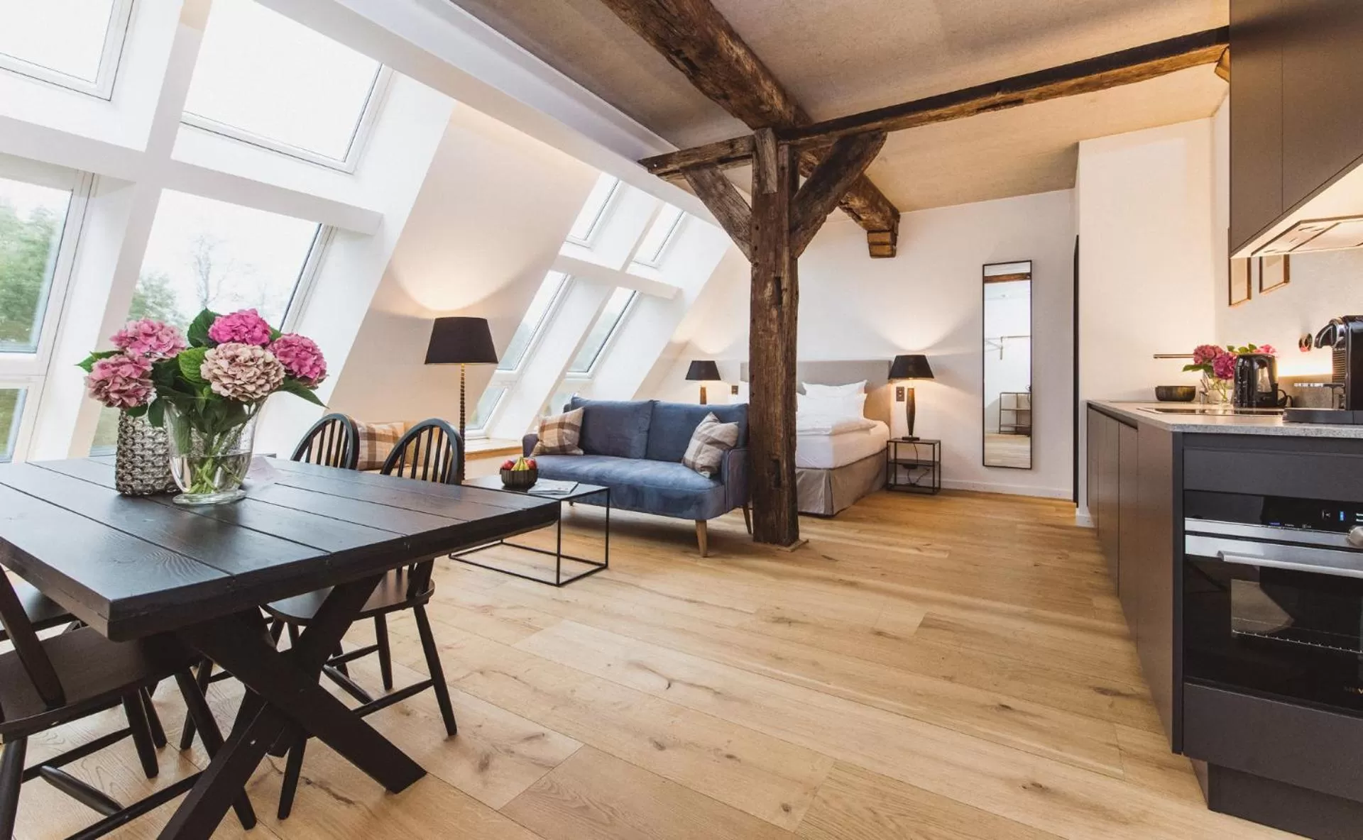 Kitchen or kitchenette in Gut Damp Ferien Lofts