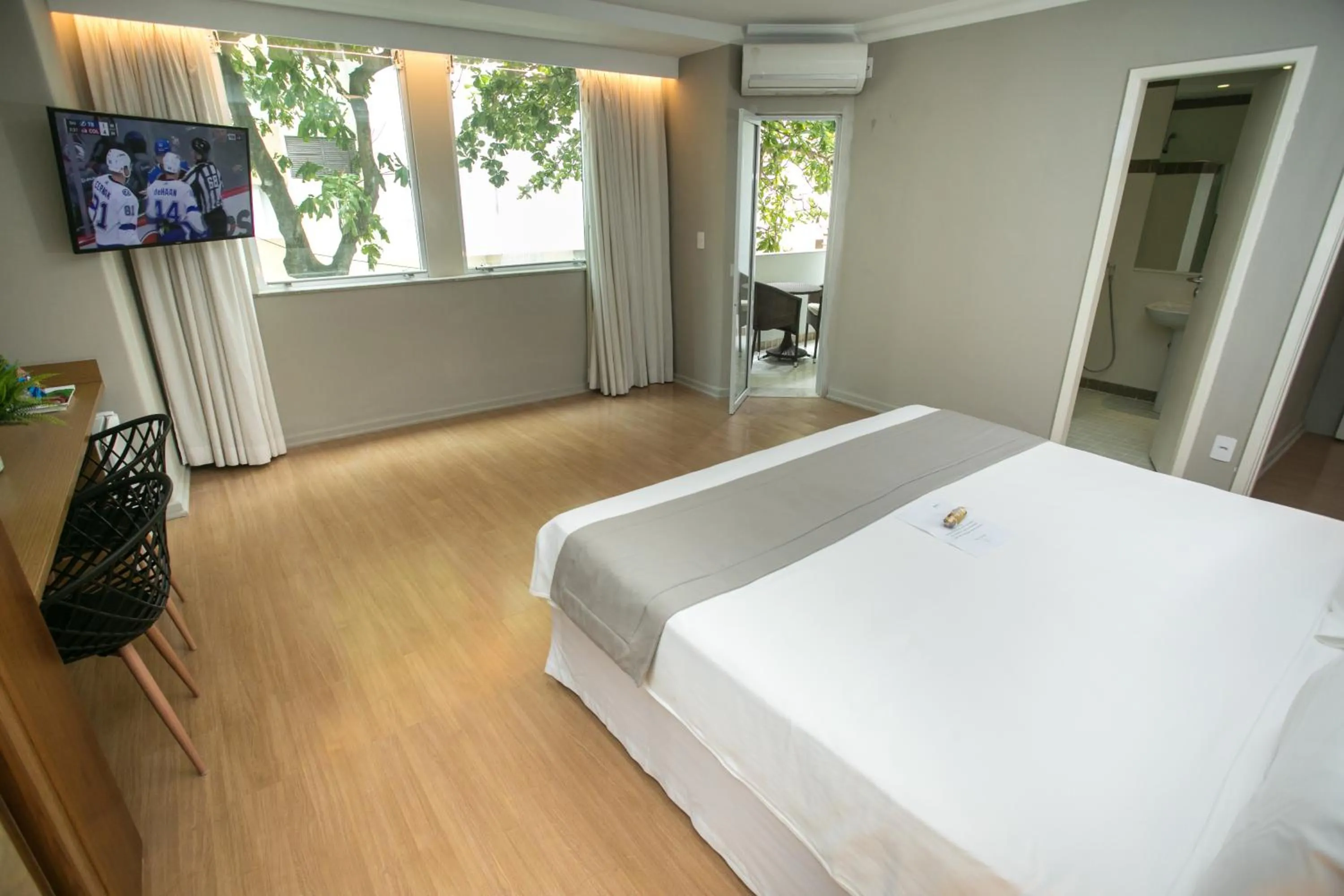 Bed in Regency Park Hotel