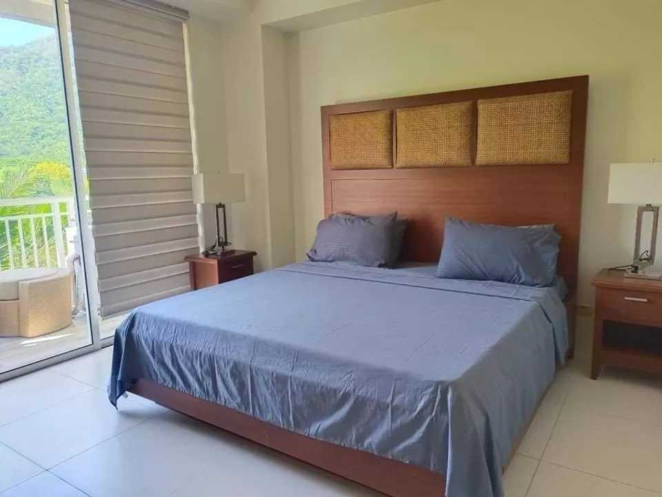 Bed in Luxurious Family Room Pico de Loro