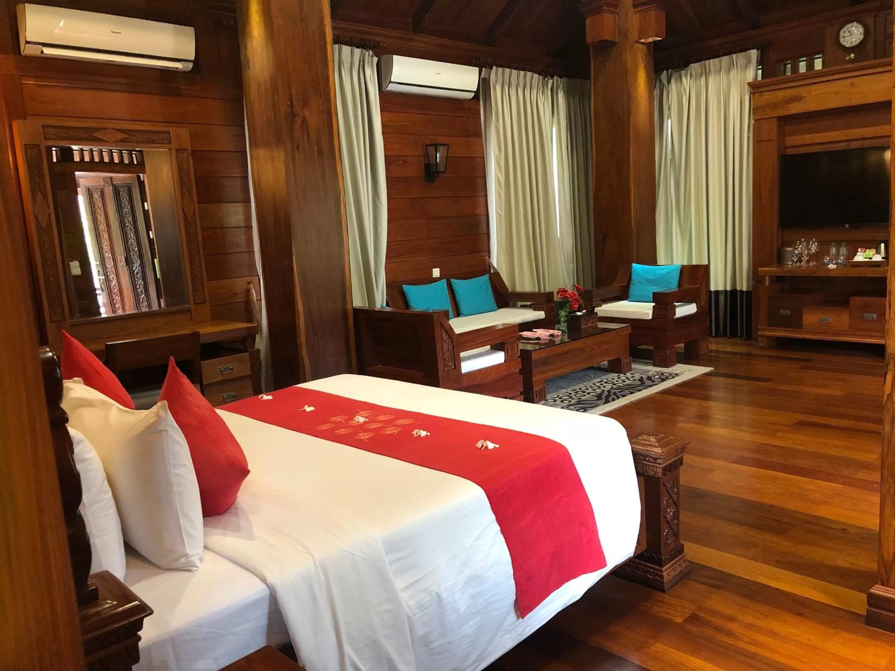 Bed in Try Palace Resort-Kep