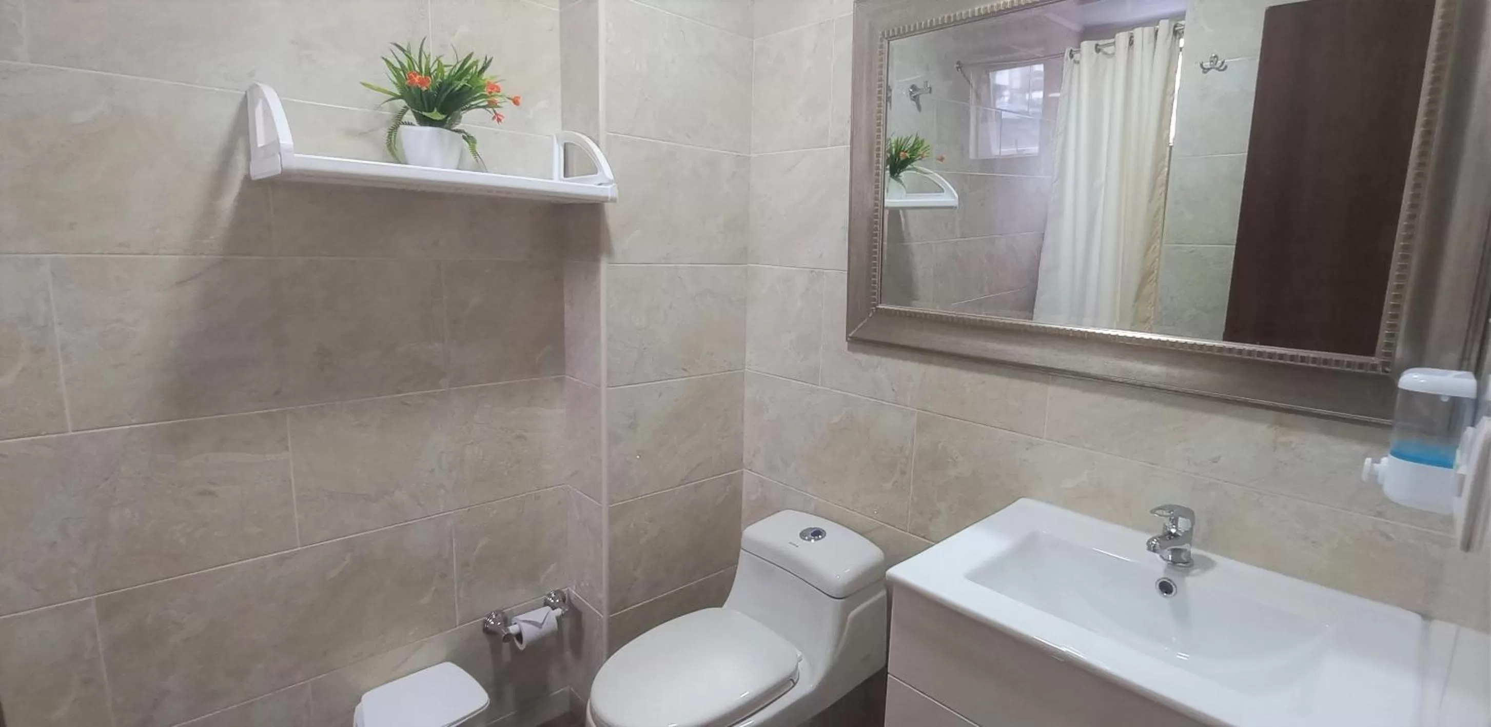 Bathroom in Hotel Bogota - Fontana Di Trevi by On Holidays