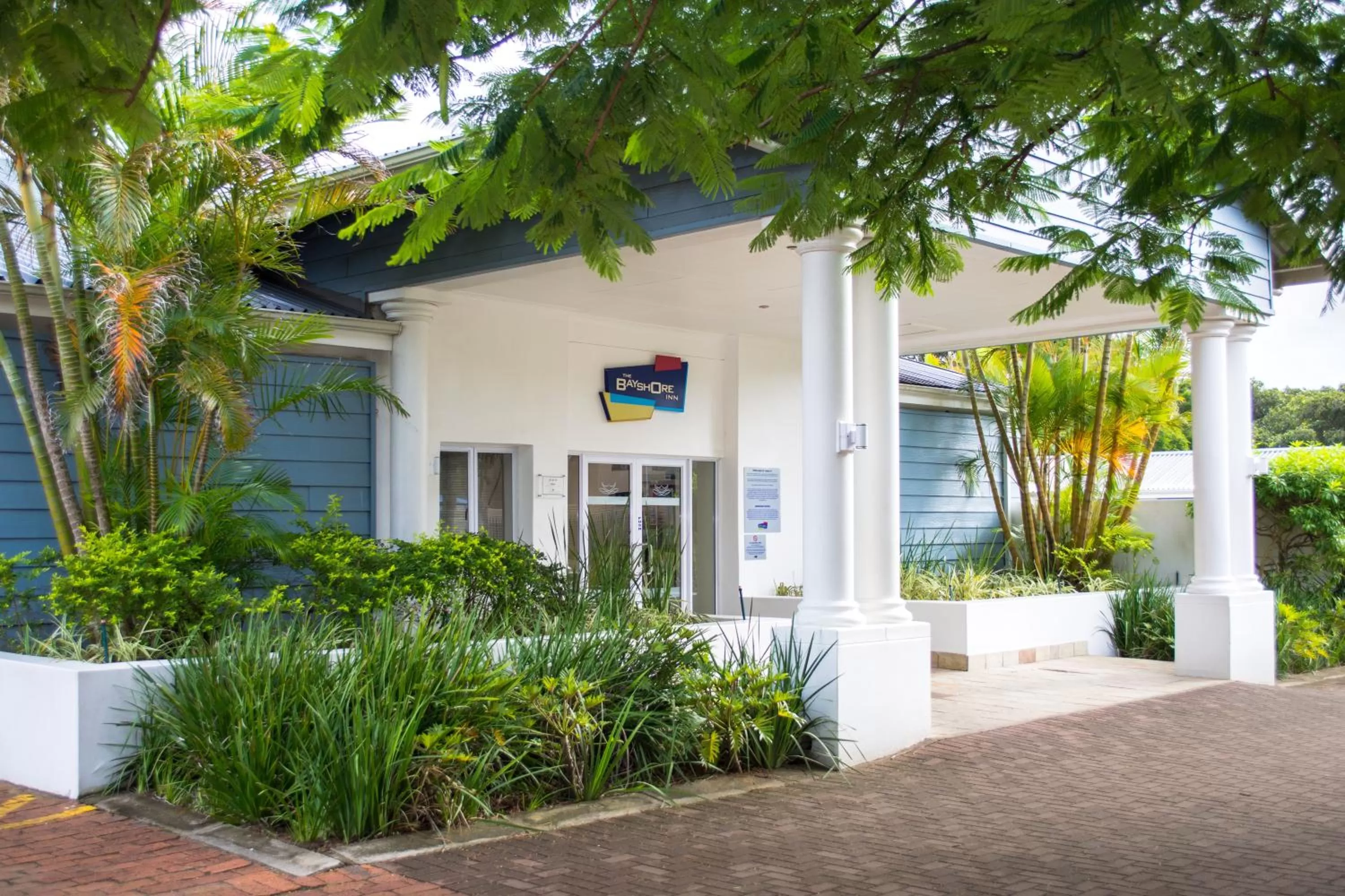 Property building in Premier Splendid Inn Bayshore