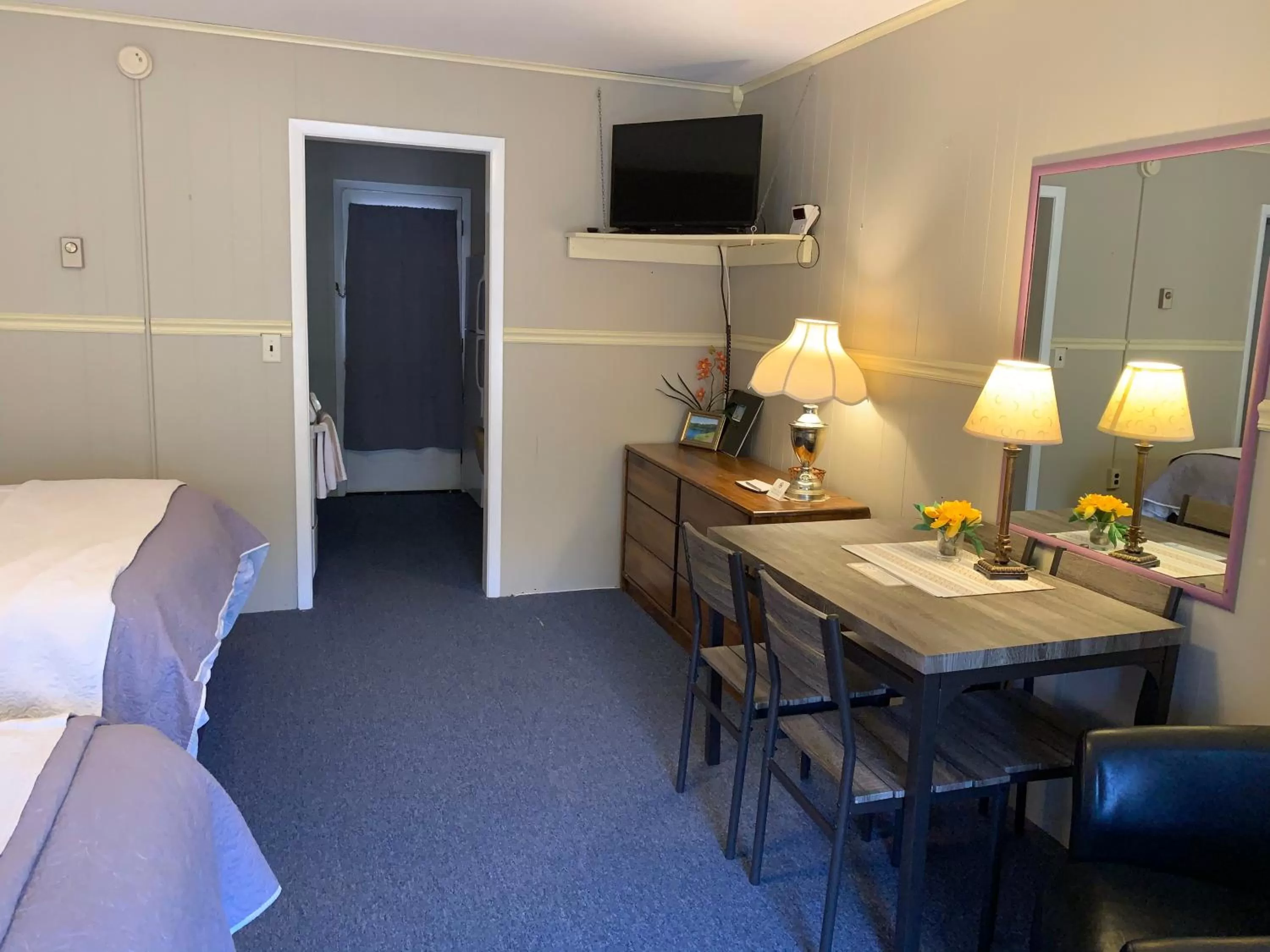 TV/Entertainment Center in Starlite Motel & Suites