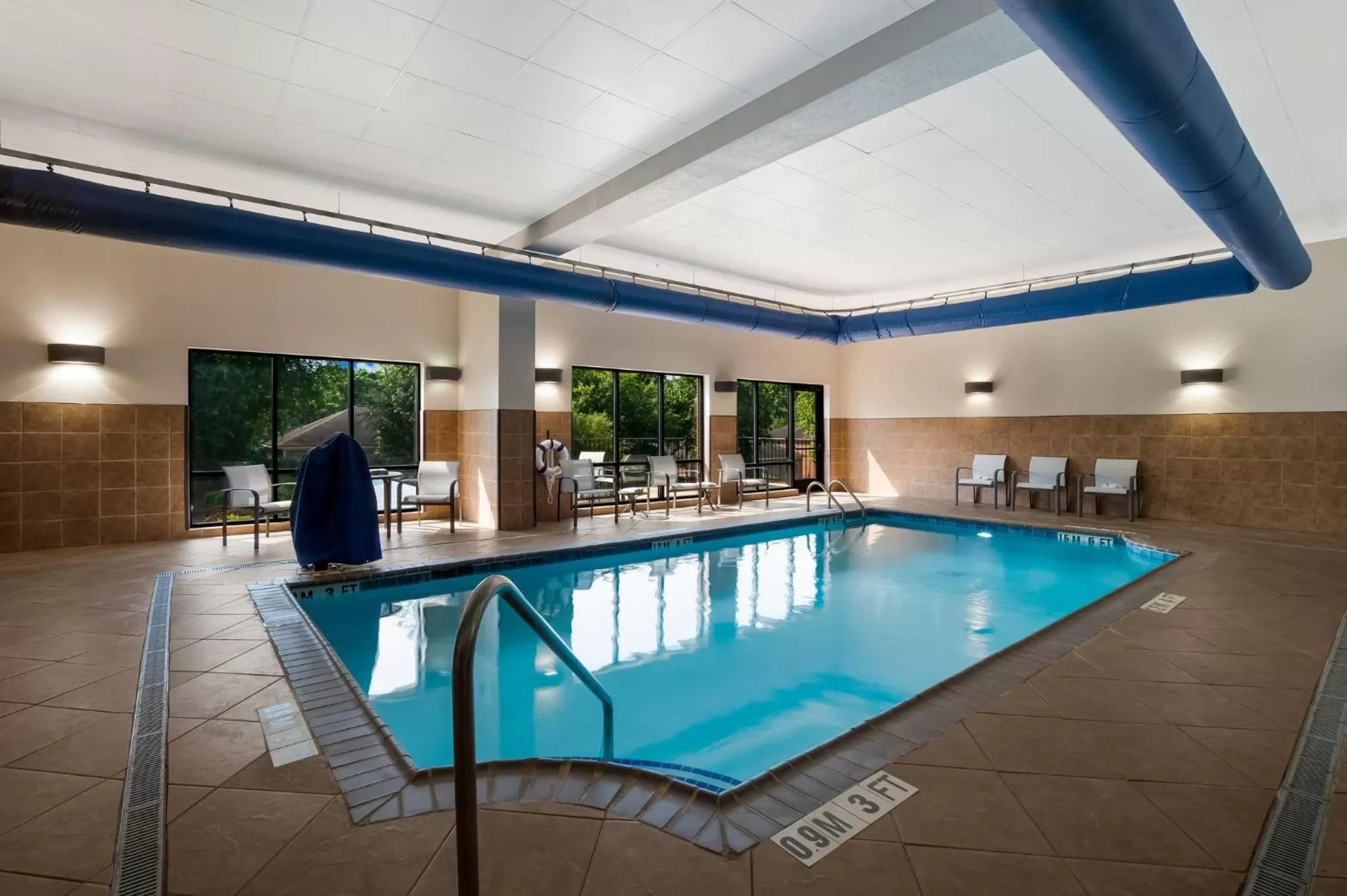 Swimming pool in Holiday Inn Express & Suites Lexington by IHG