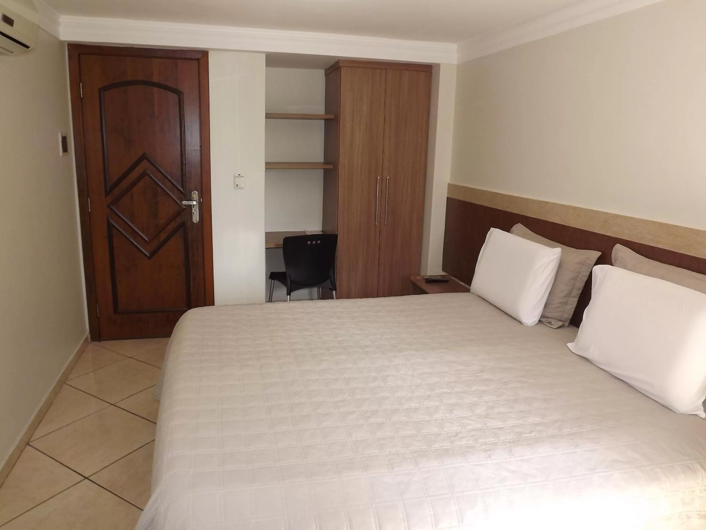 Bedroom, Bed in Alfa Plaza Hotel