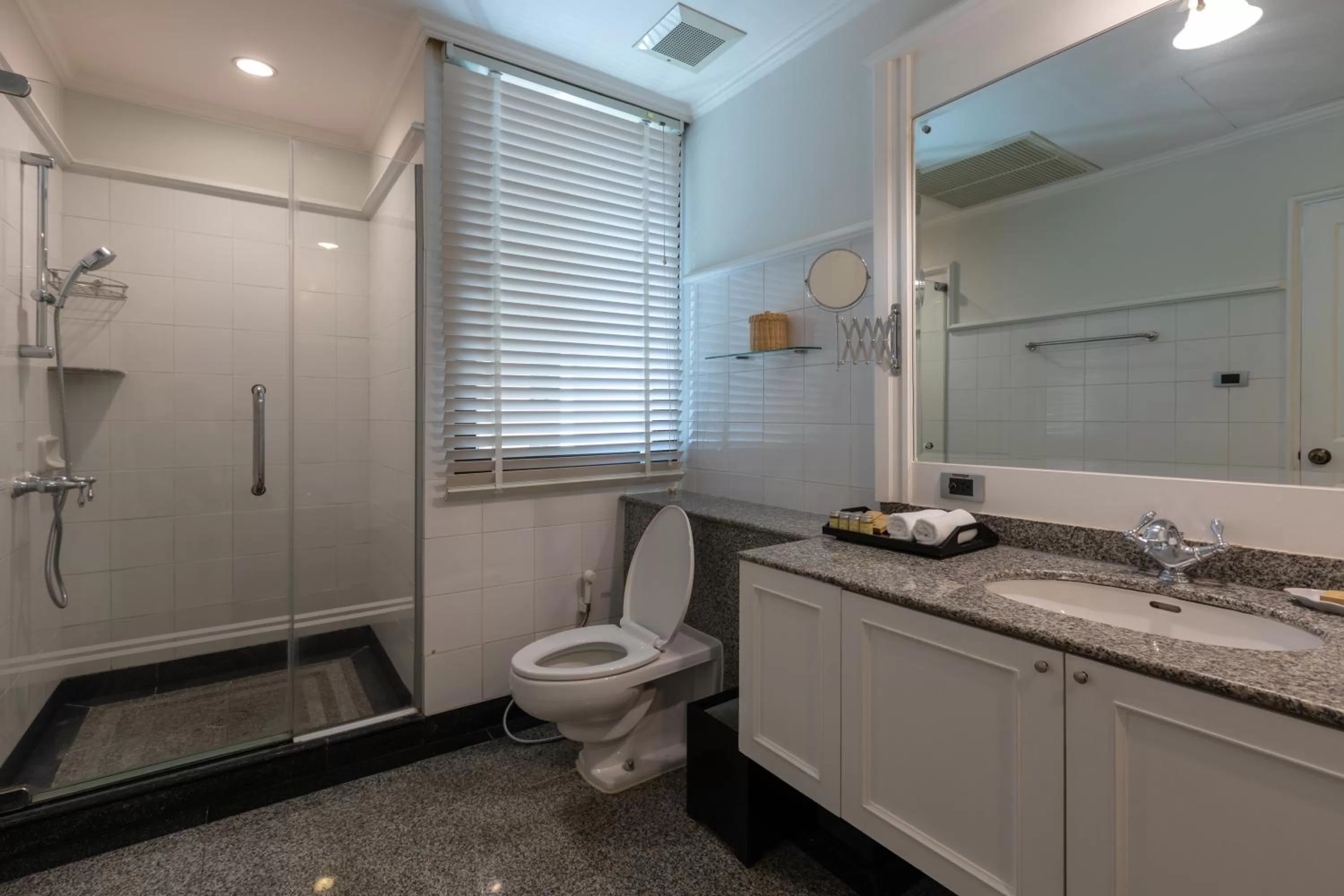 Shower in Cape House Hotel, Bangkok