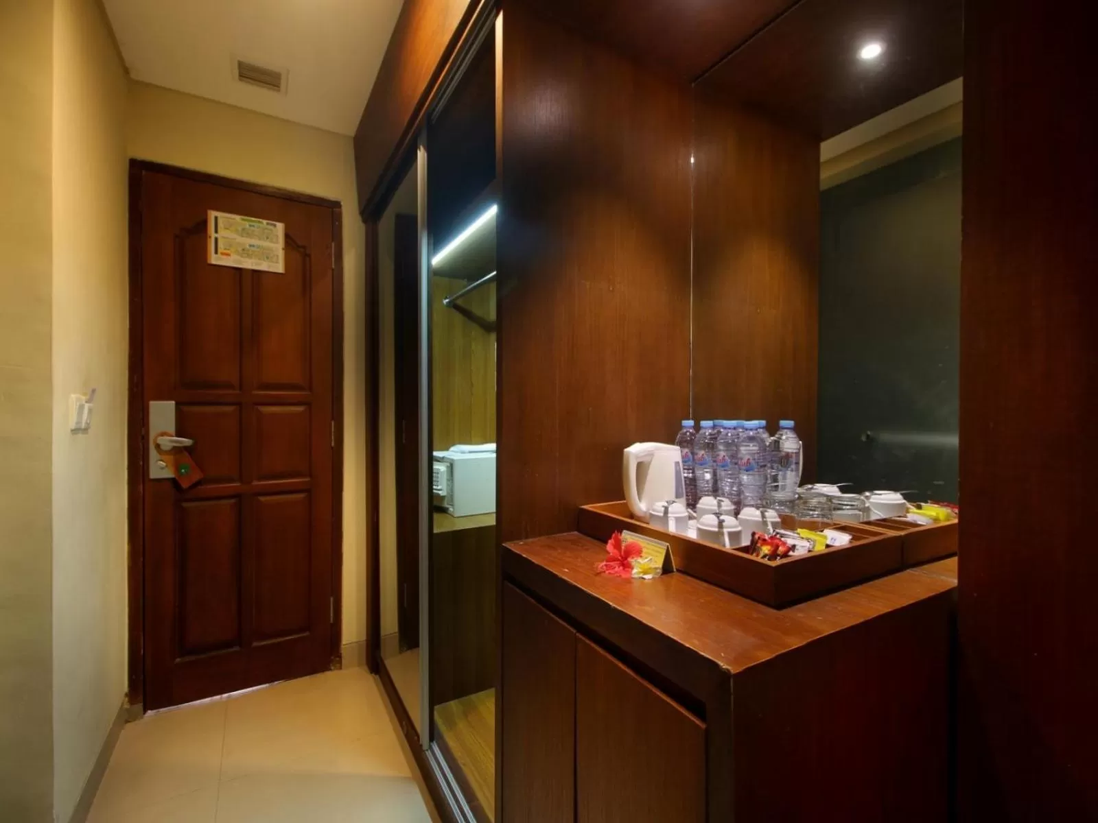 wardrobe in AlamKulkul Boutique Resort