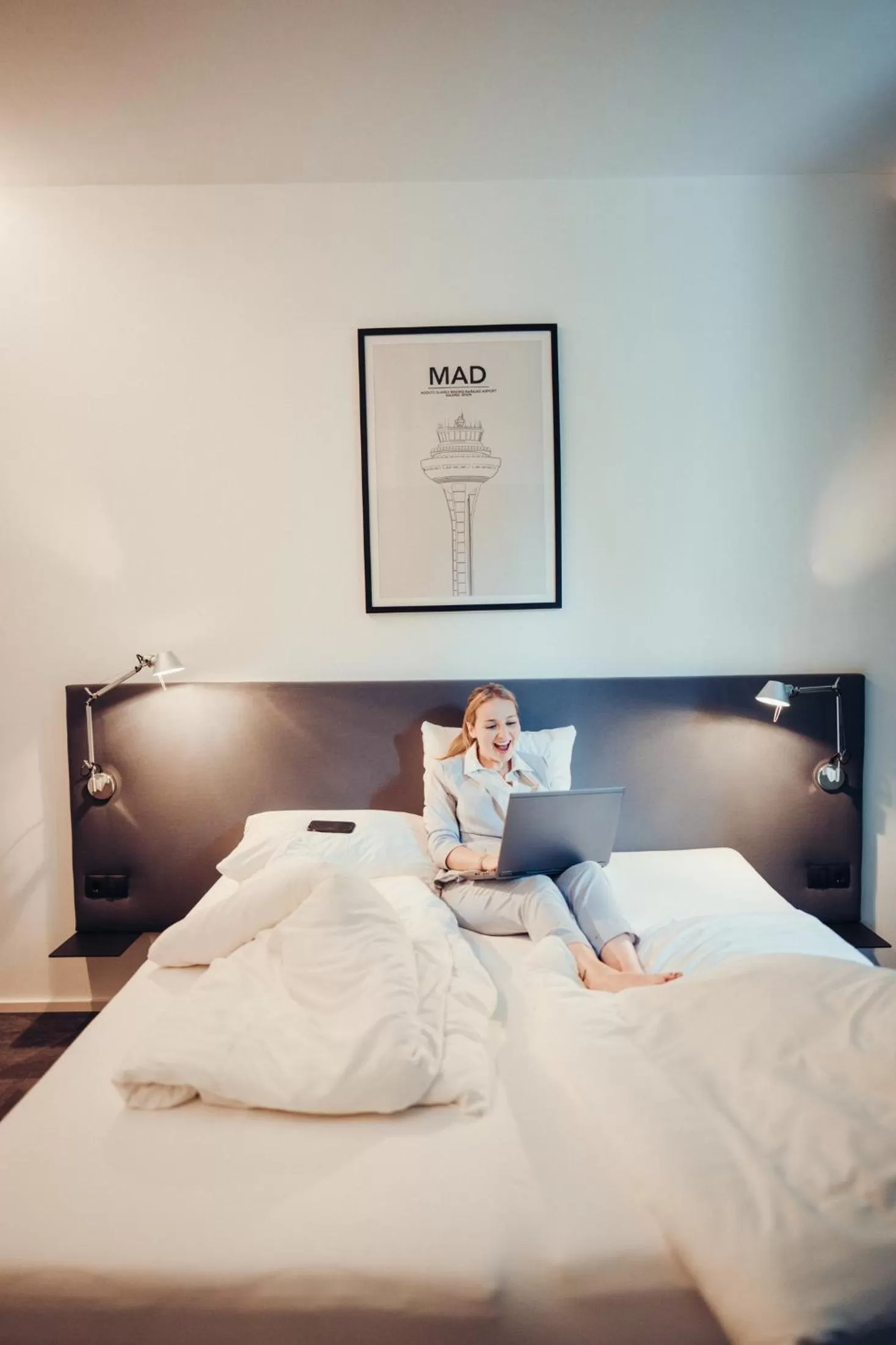 room service, Bed in Airbase Hotel