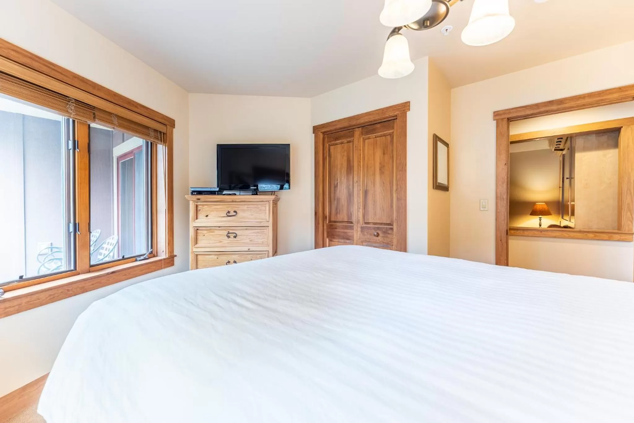 Bedroom, Bed in Red Hawk Lodge by Summit County Mountain Retreats