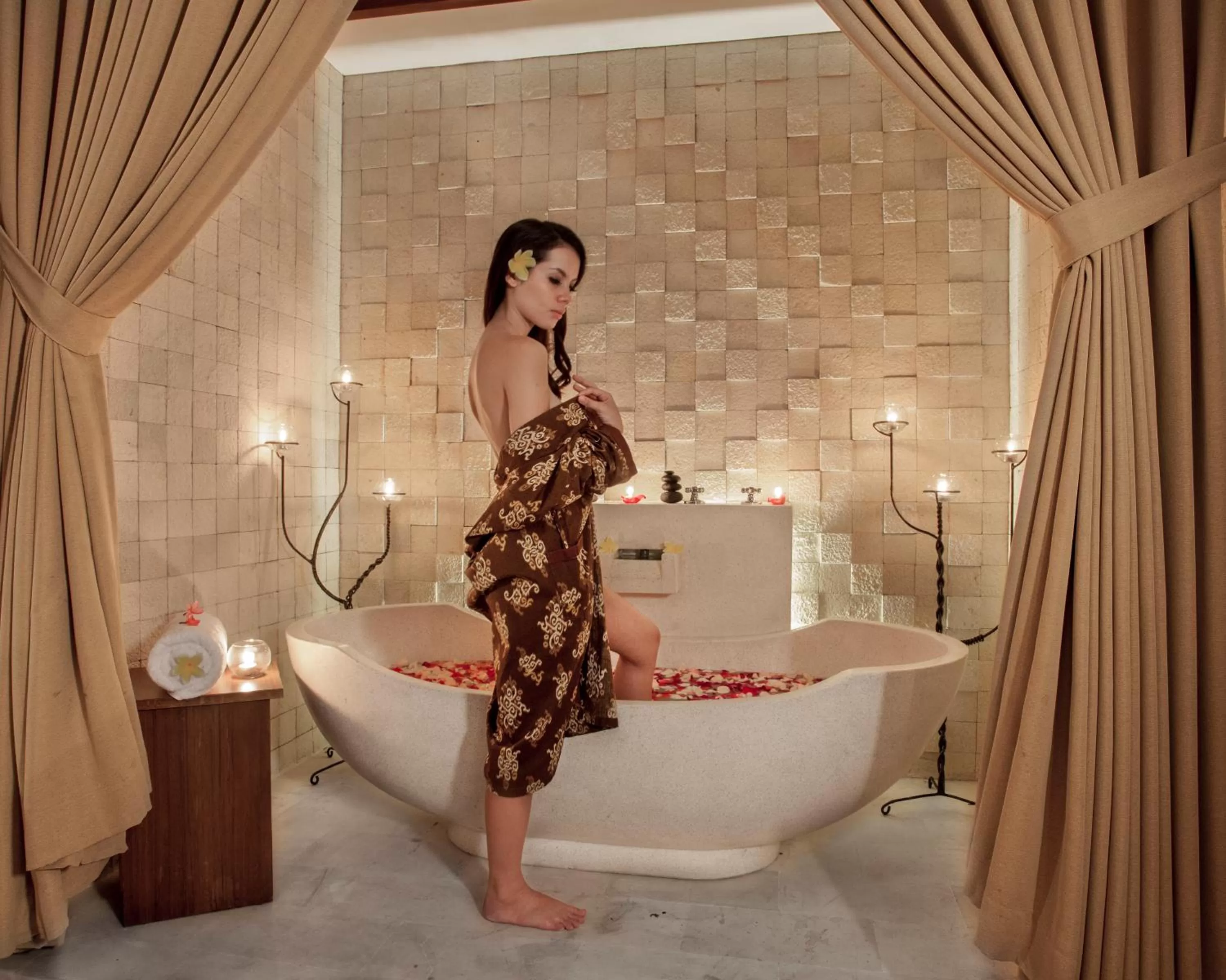 Hot Tub in Astagina Resort Villa and Spa