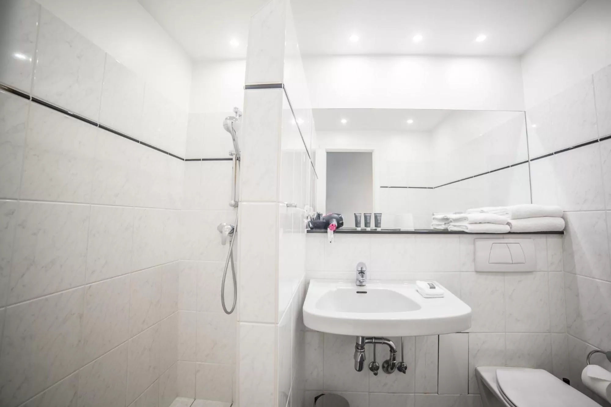 Bathroom in Comwell Køge Strand