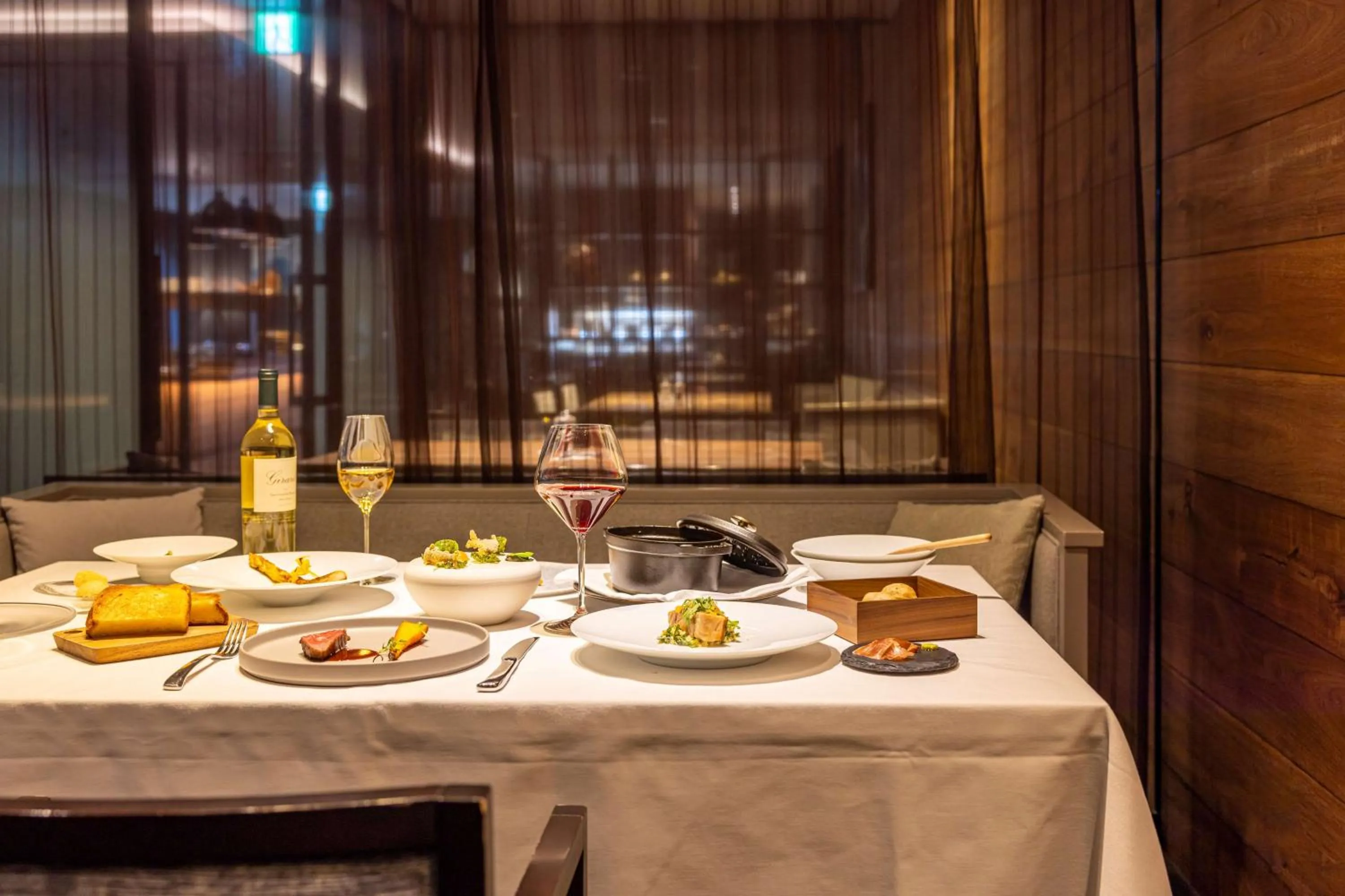 Restaurant/places to eat in Kyukaruizawa Kikyo, Curio Collection by Hilton