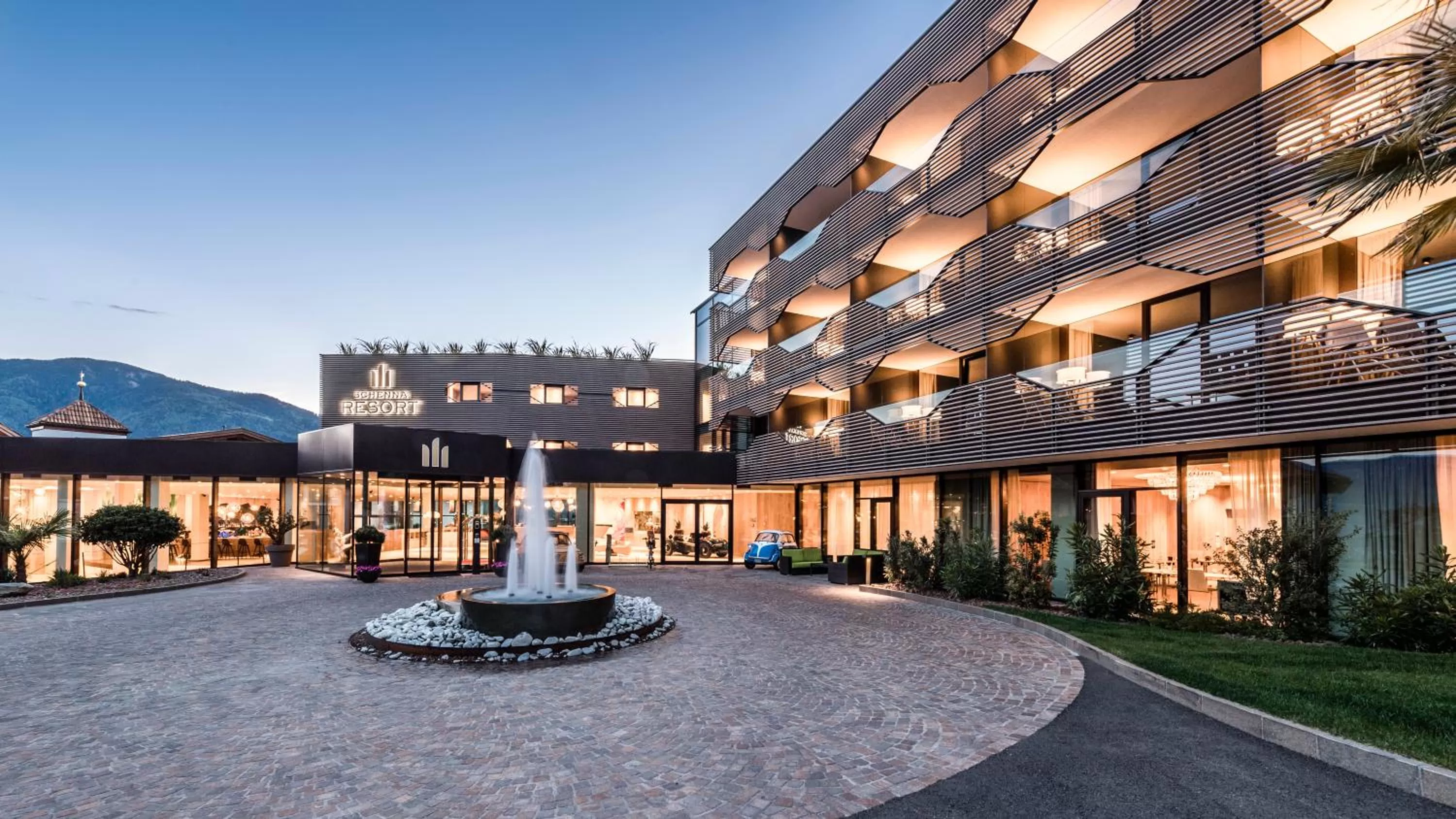 Facade/entrance in Hotel Rosengarten (Schenna Resort)