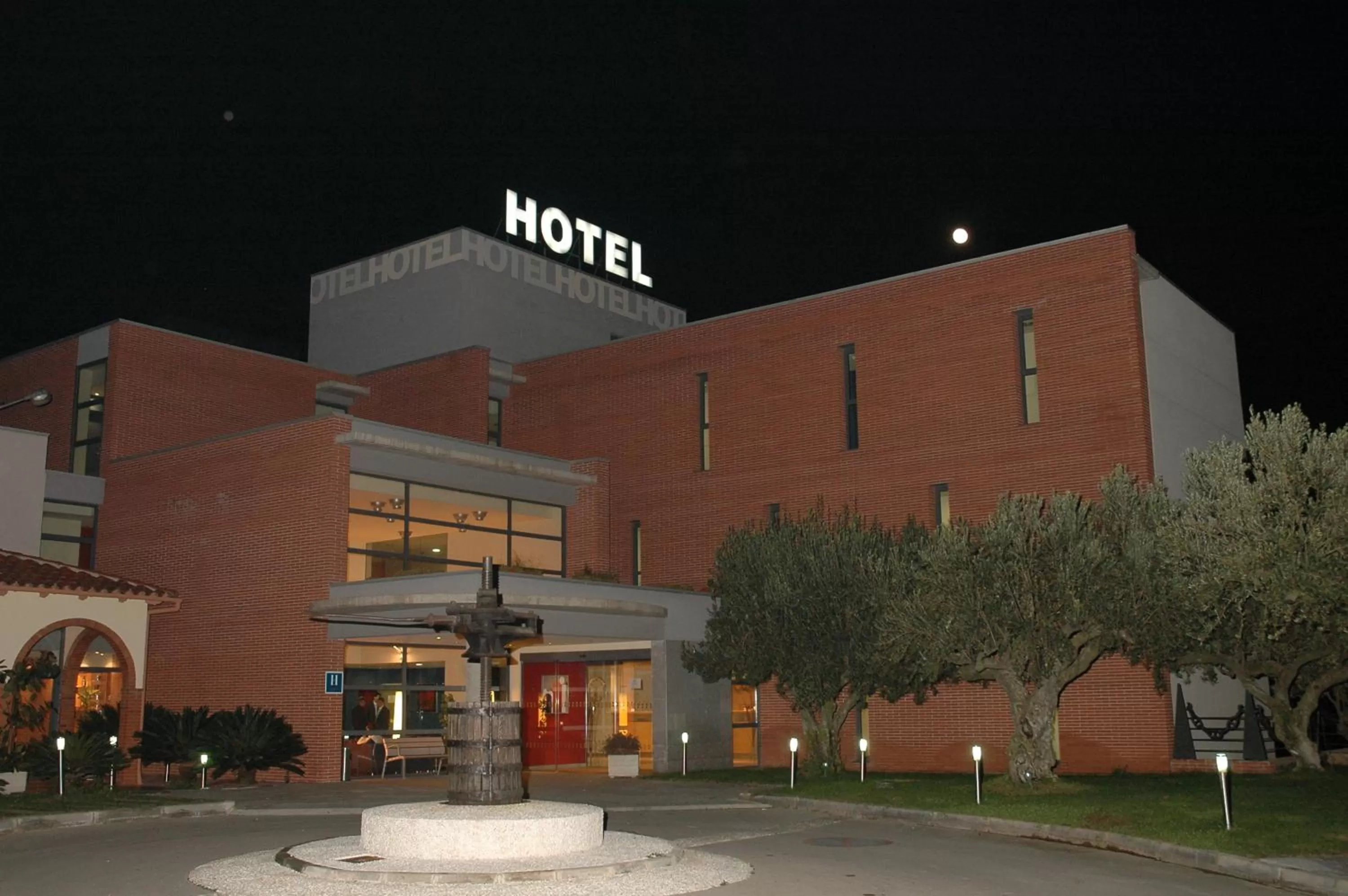 Facade/entrance, Property Building in Hotel Les Torres