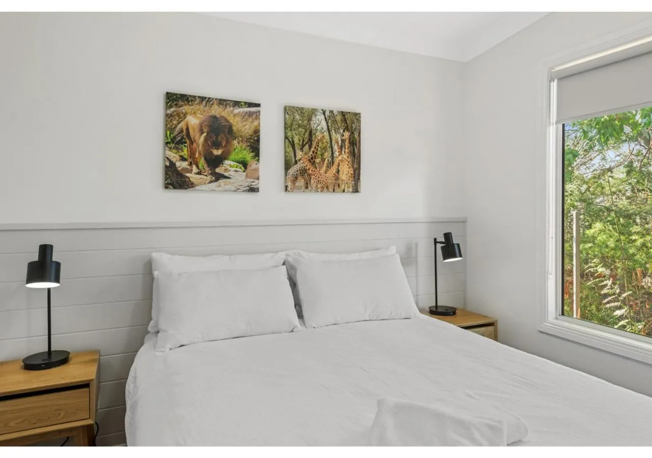 Bedroom, Bed in Discovery Parks - Dubbo