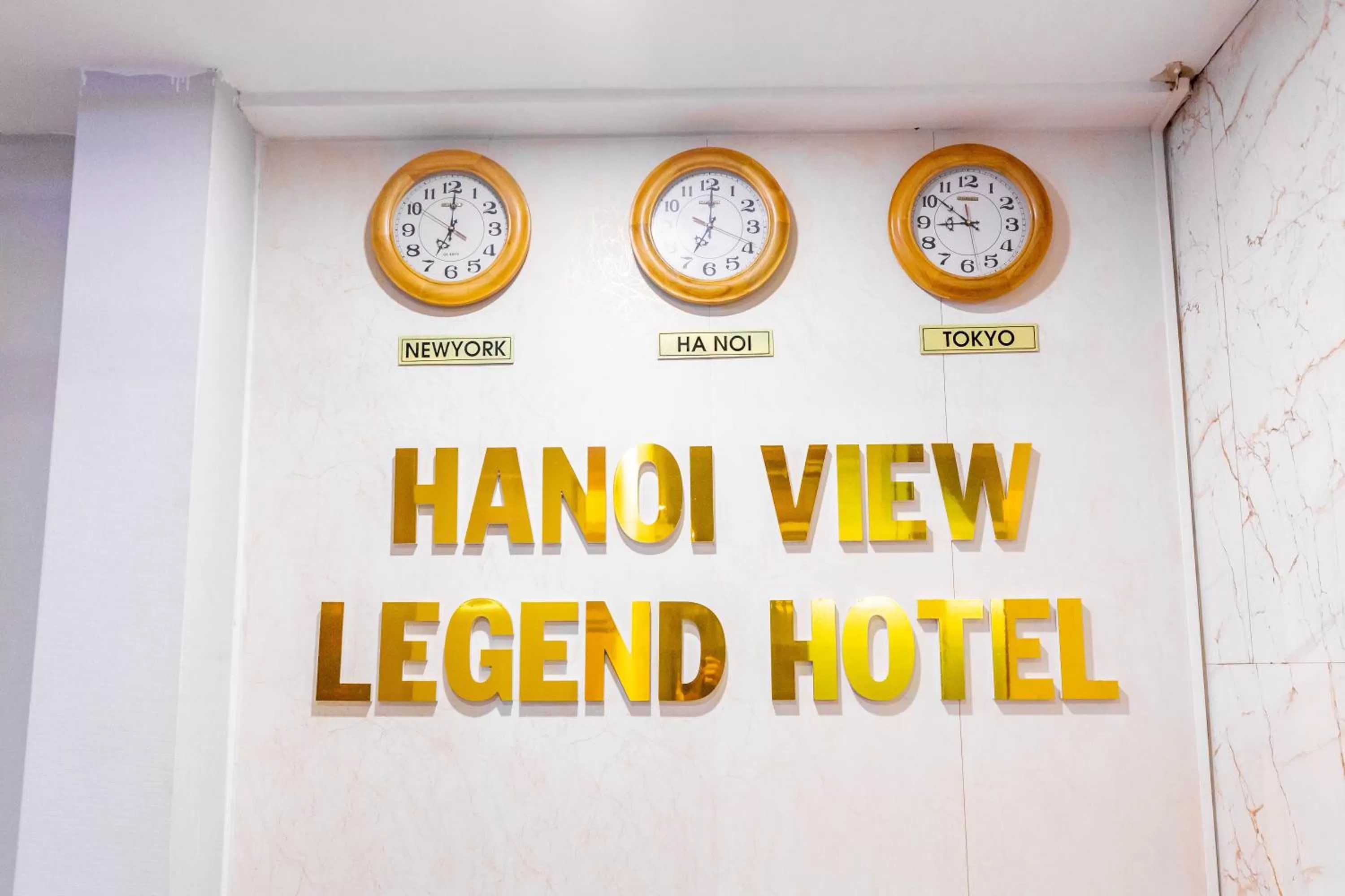 Logo/Certificate/Sign in Hanoi View Legend Hotel