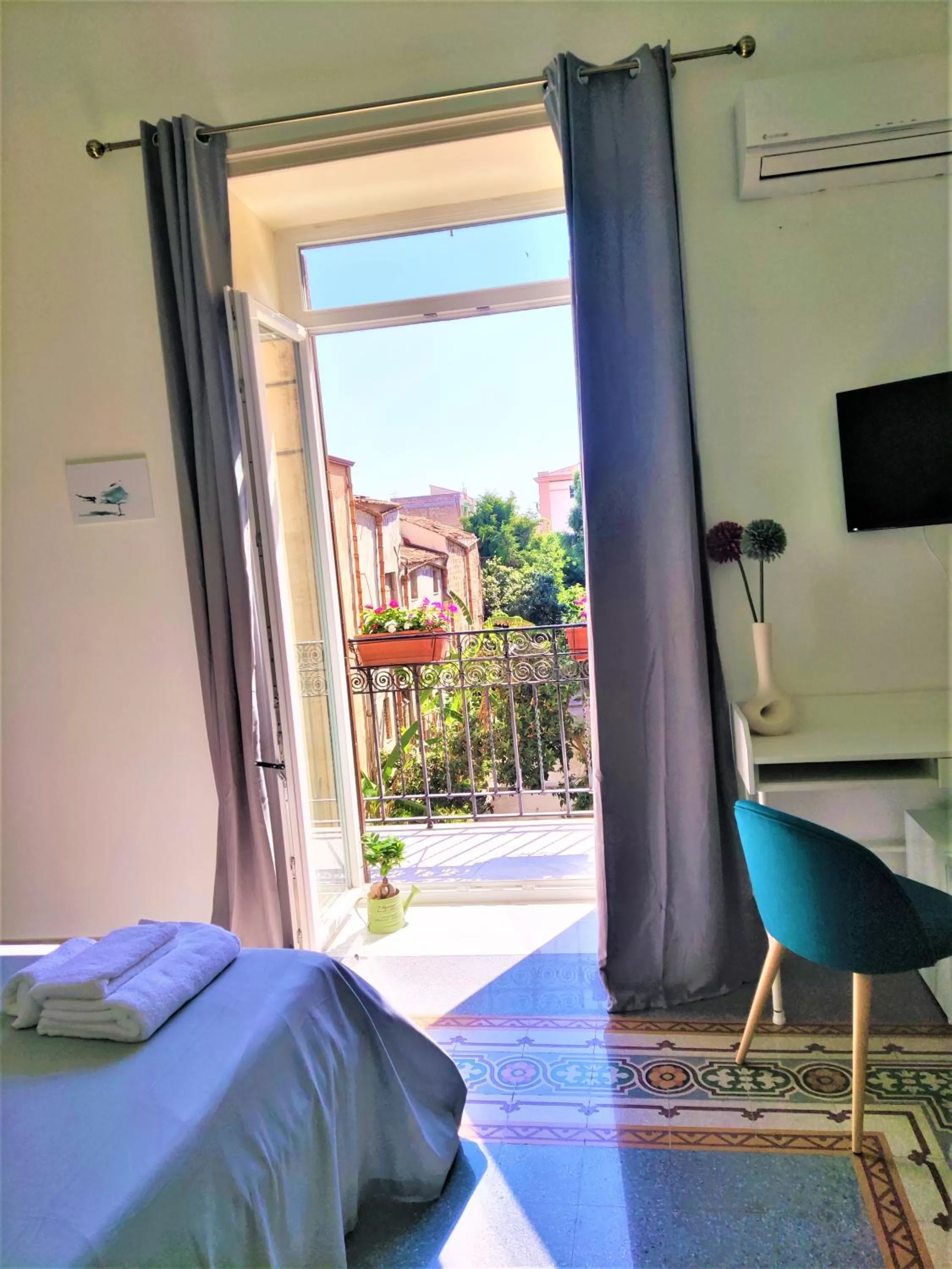 Bedroom, Bed in AUSA suites