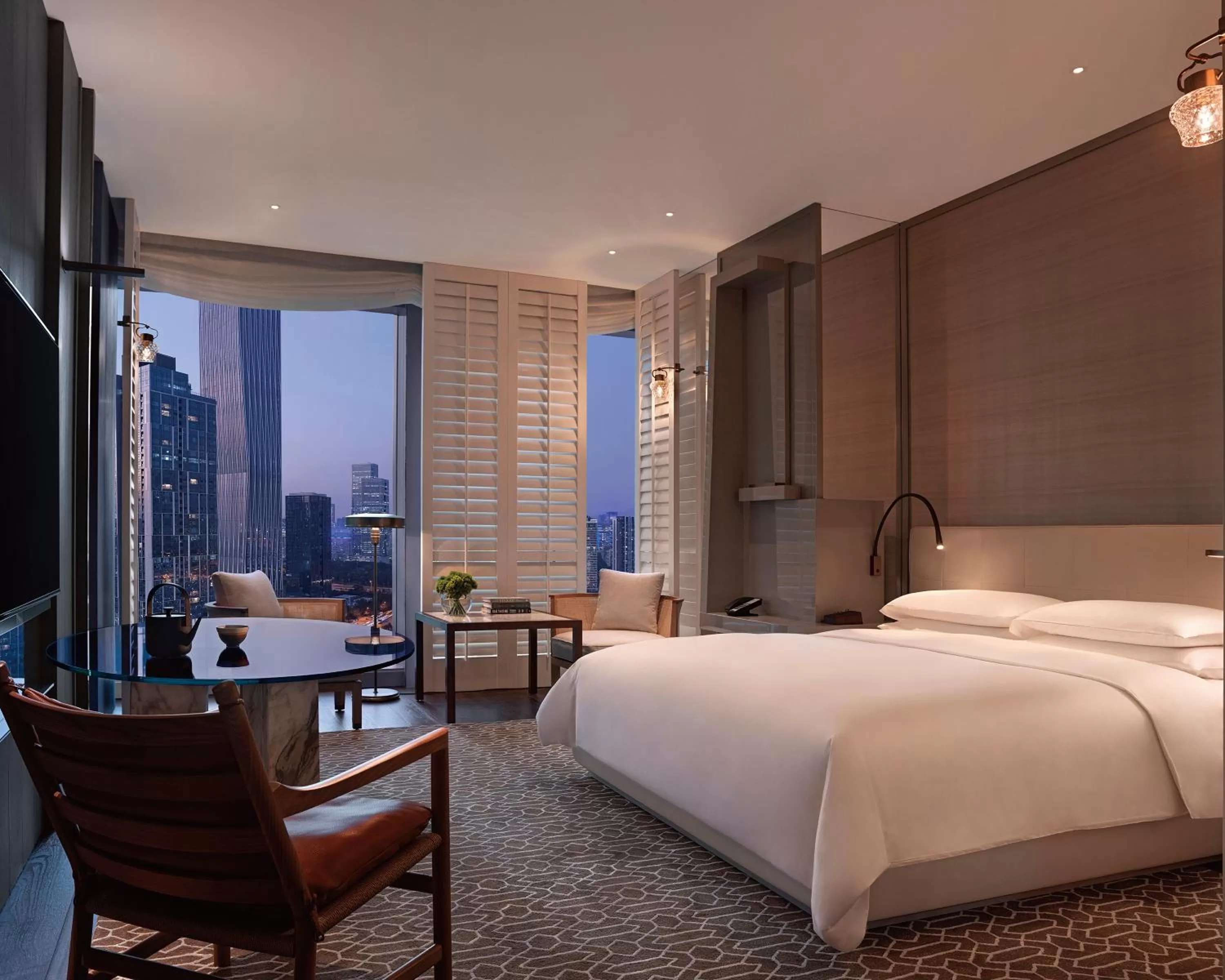 Bed in Andaz Shenzhen Bay