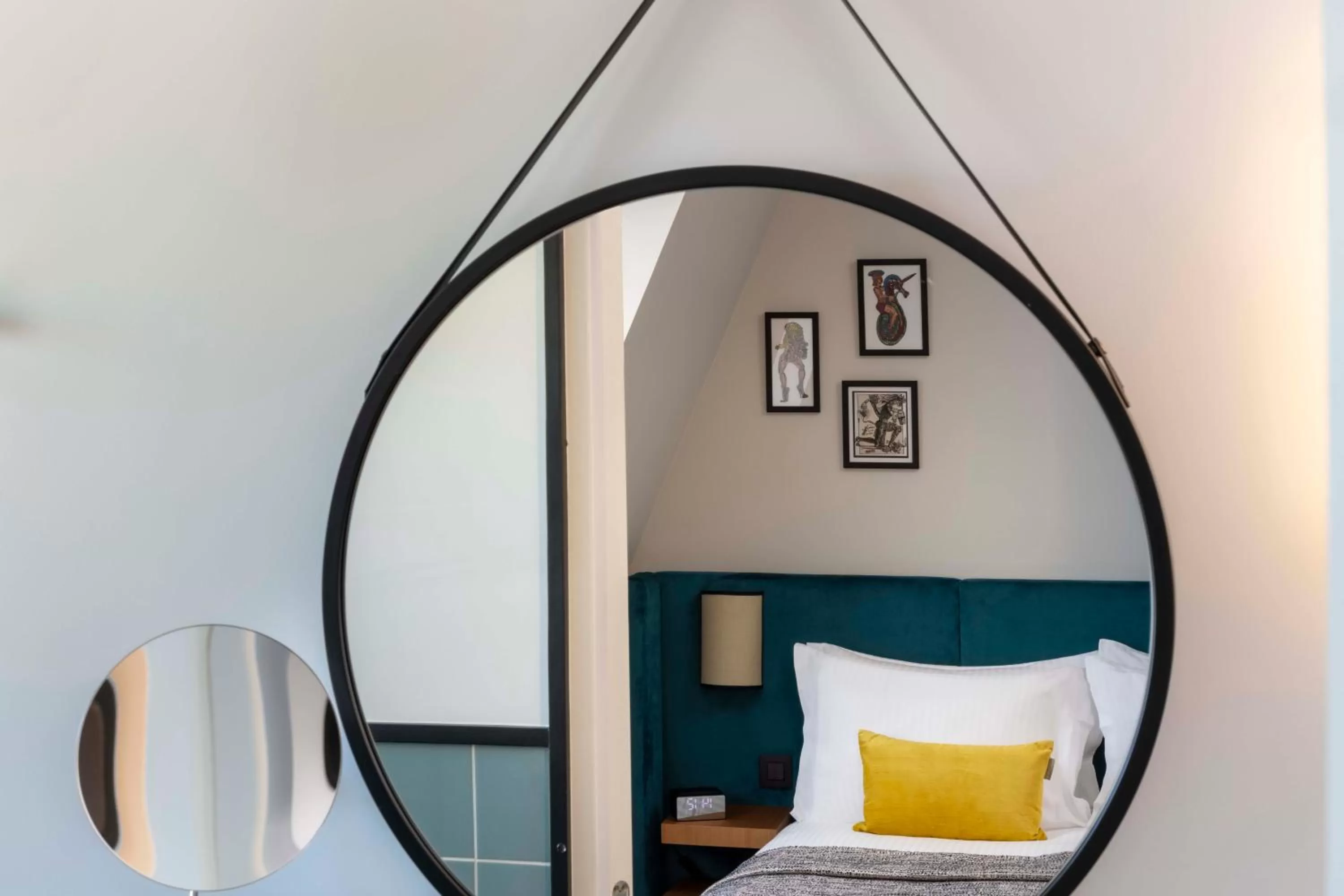 Decorative detail, Bed in Hotel Le 37 Bis