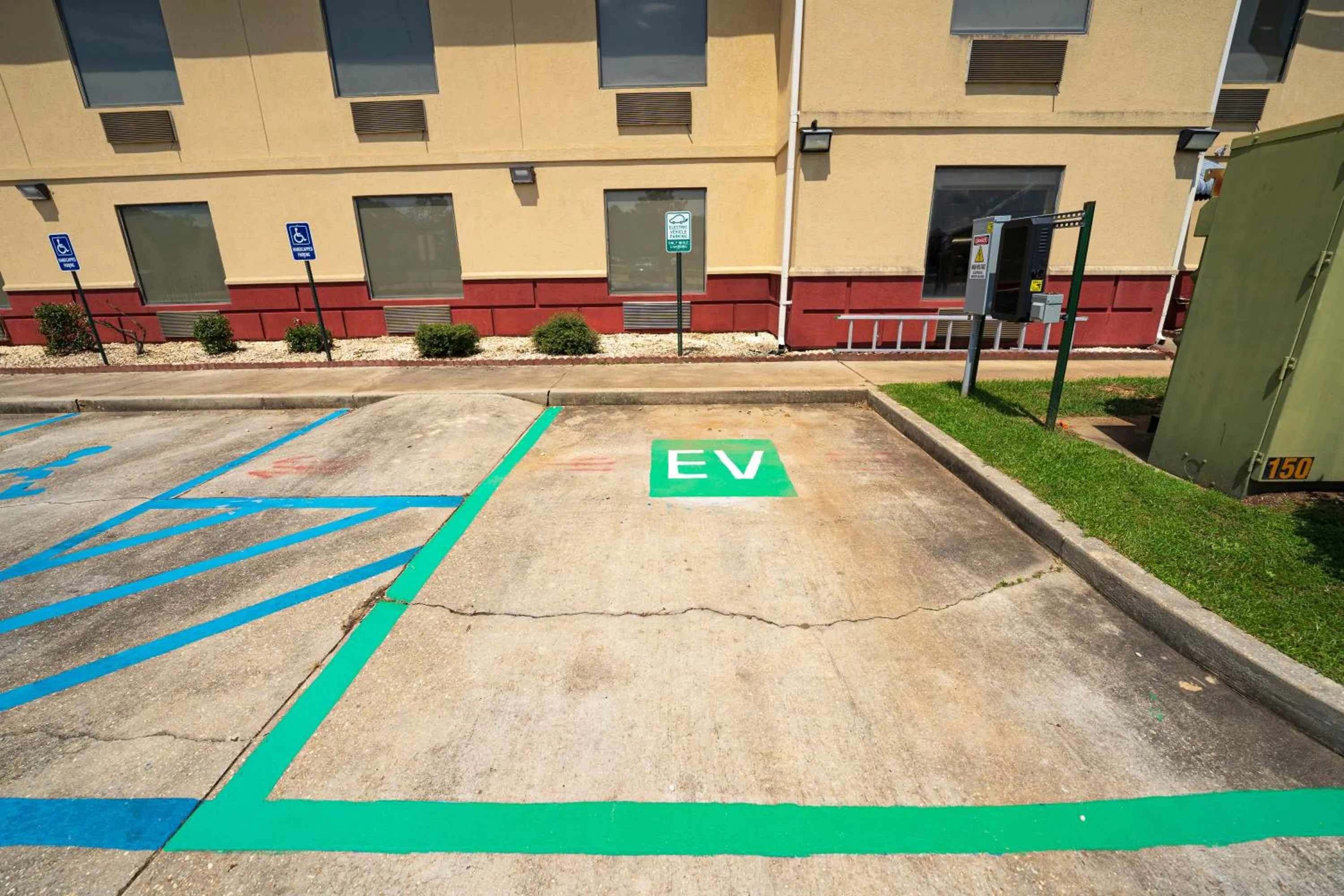 Parking in Quality Inn & Suites