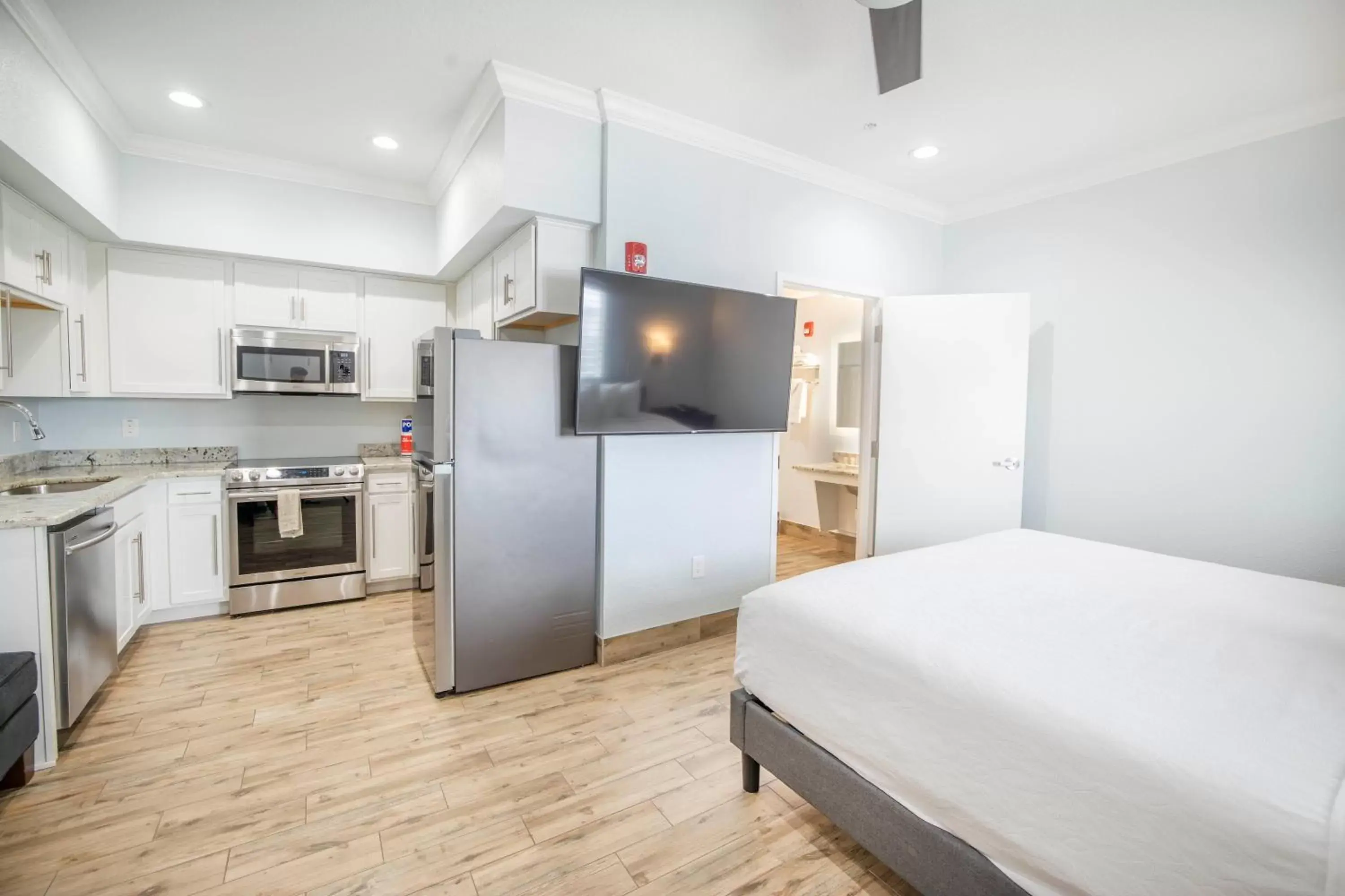 Standard King with Kitchen located across the street in Hotel SOL Standard King with Kitchen located across the street in Hotel SOL