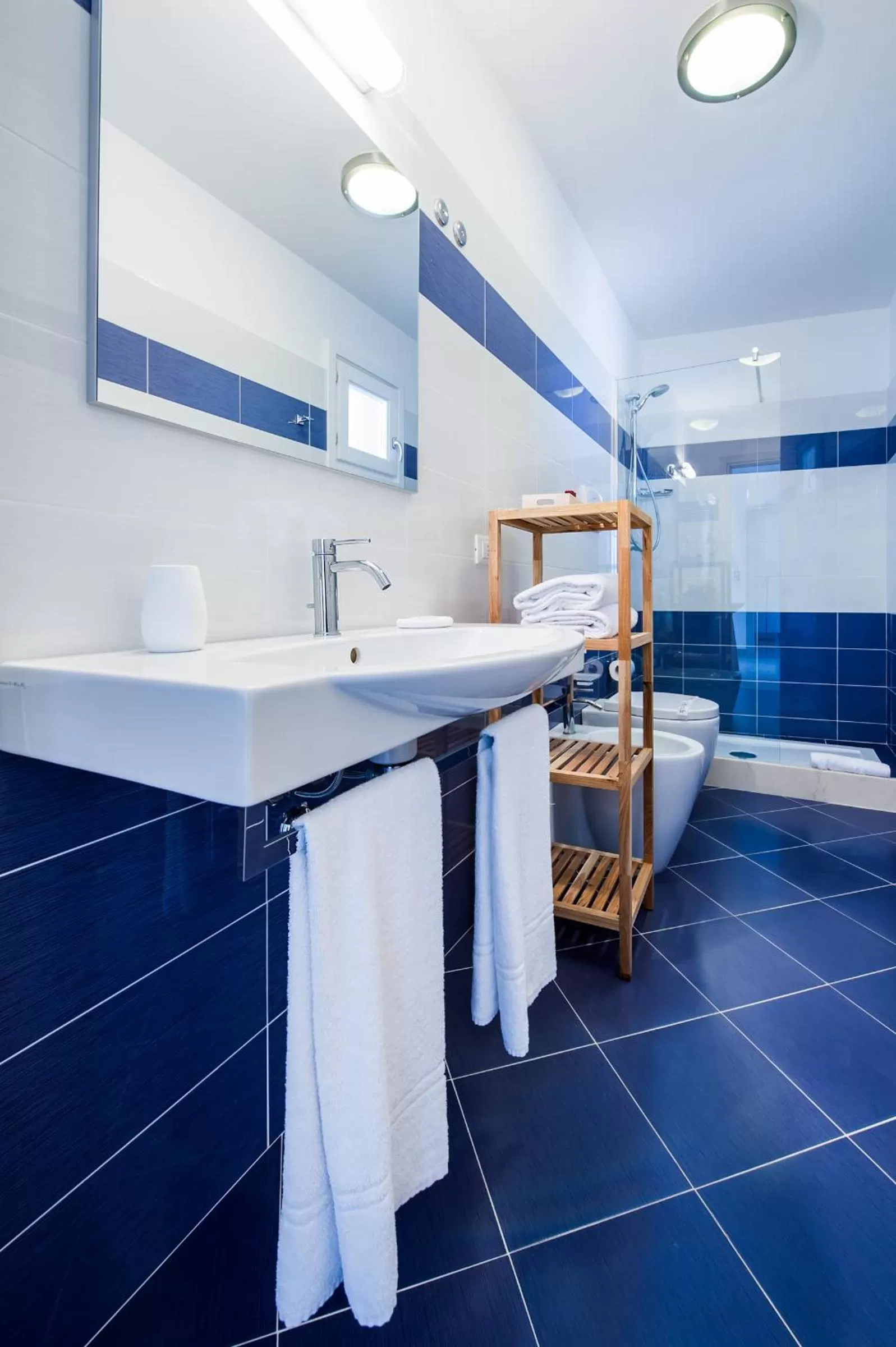 Shower in Finestre d'Occidente