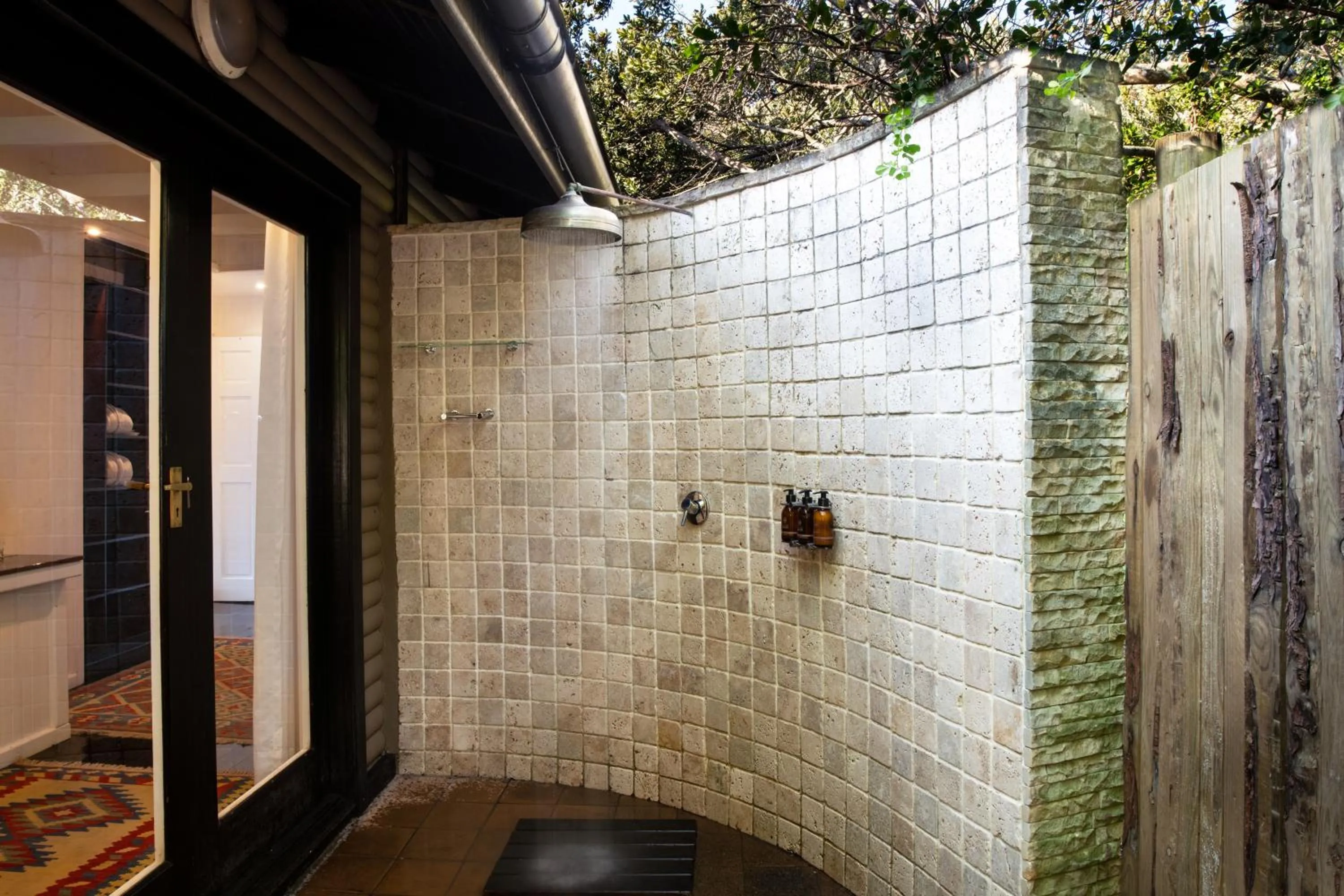 Shower in Prana Lodge