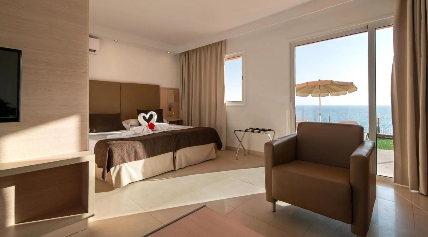 Sea view, Bed in Marina Elite
