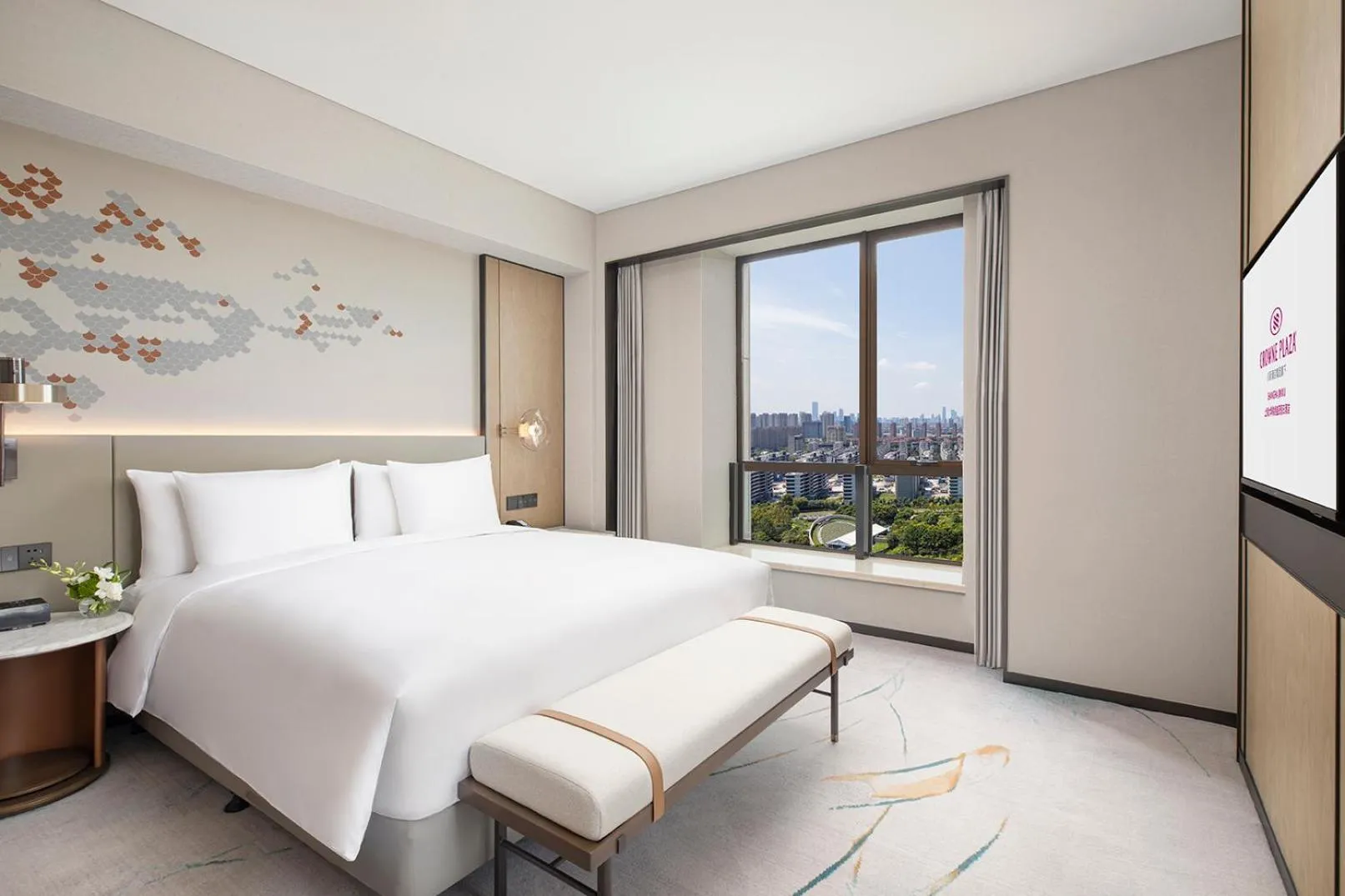 Bed in Crowne Plaza Shanghai Jinxiu by IHG