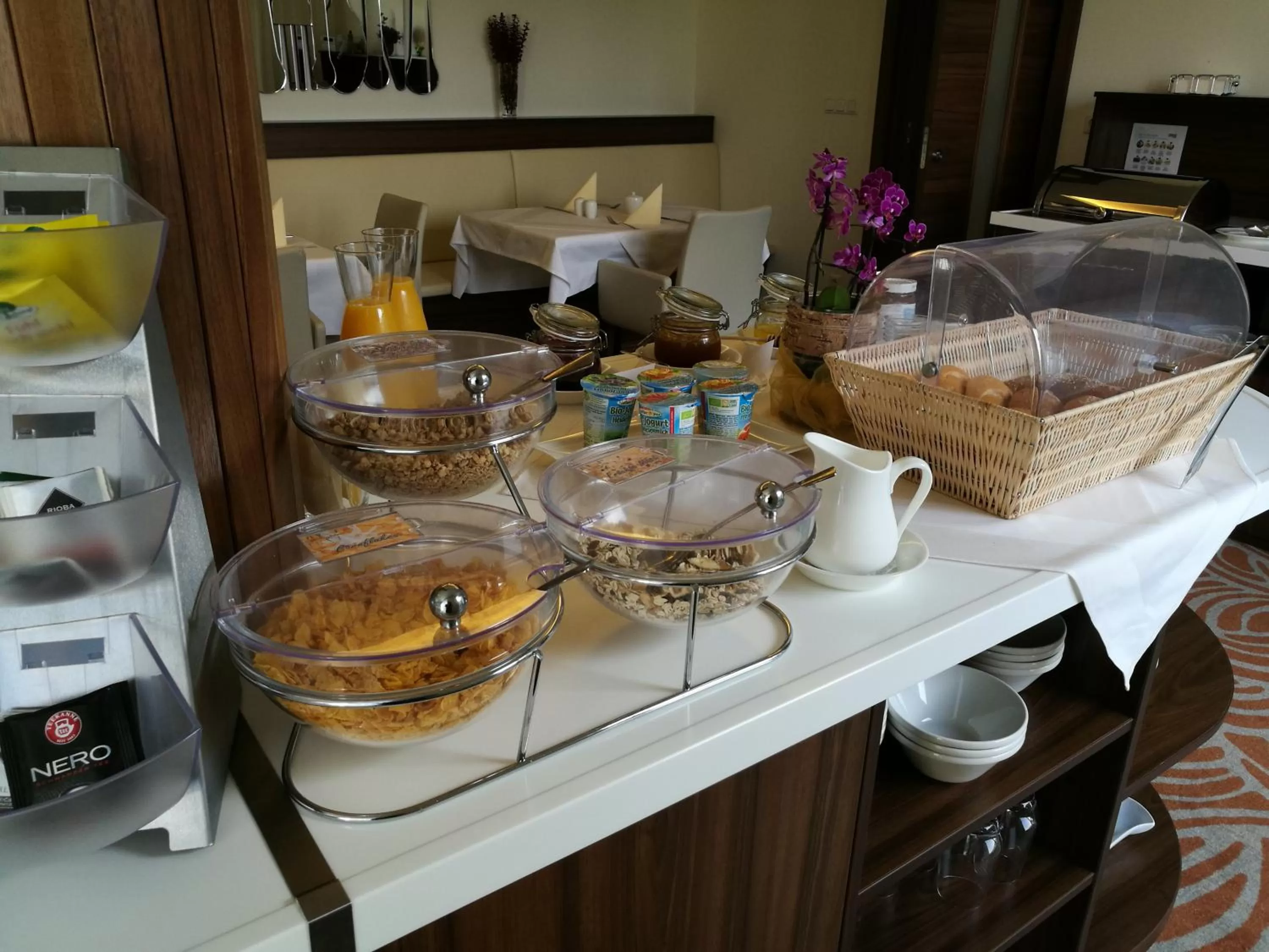 Dining area in Pension Laa Natura