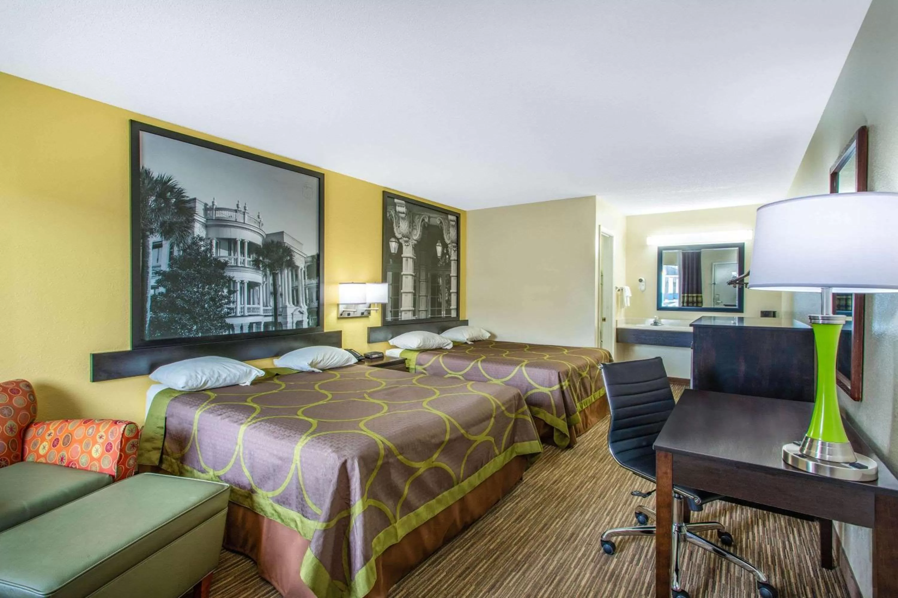 Photo of the whole room, Bed in Super 8 by Wyndham Florence