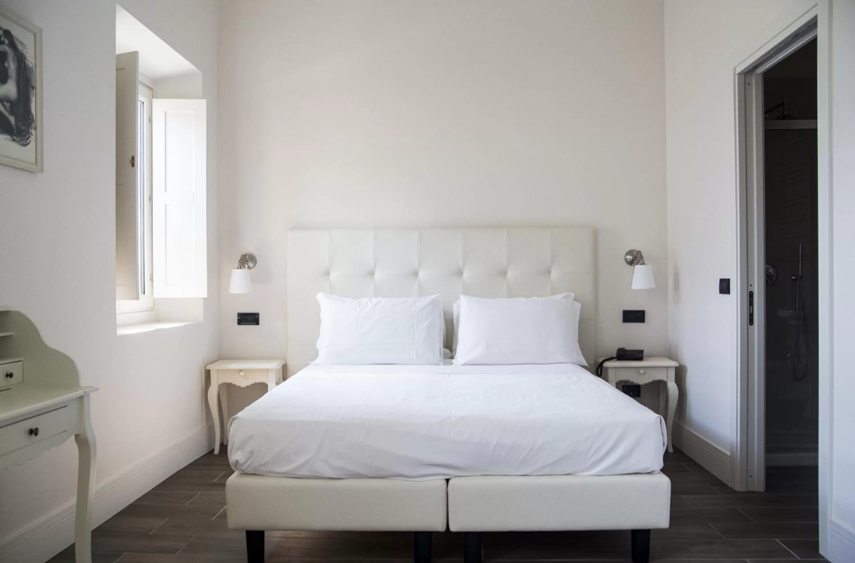 Photo of the whole room, Bed in Tornabuoni View