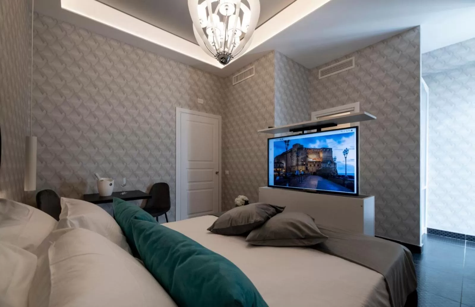 TV/Entertainment Center in Luna Luxury Bed and Breakfast