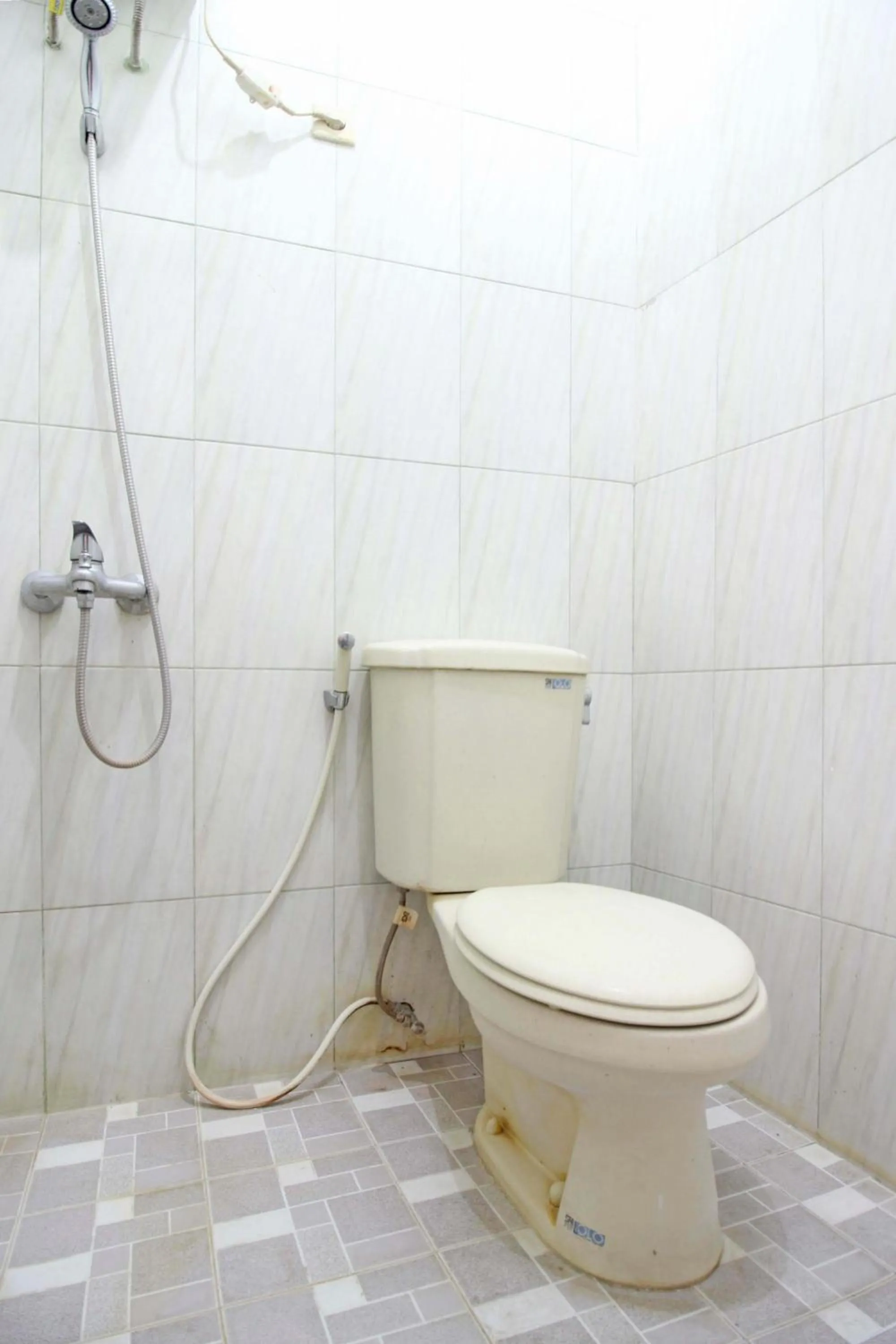 Bathroom in RedDoorz near Pojok Beteng Prawirotaman