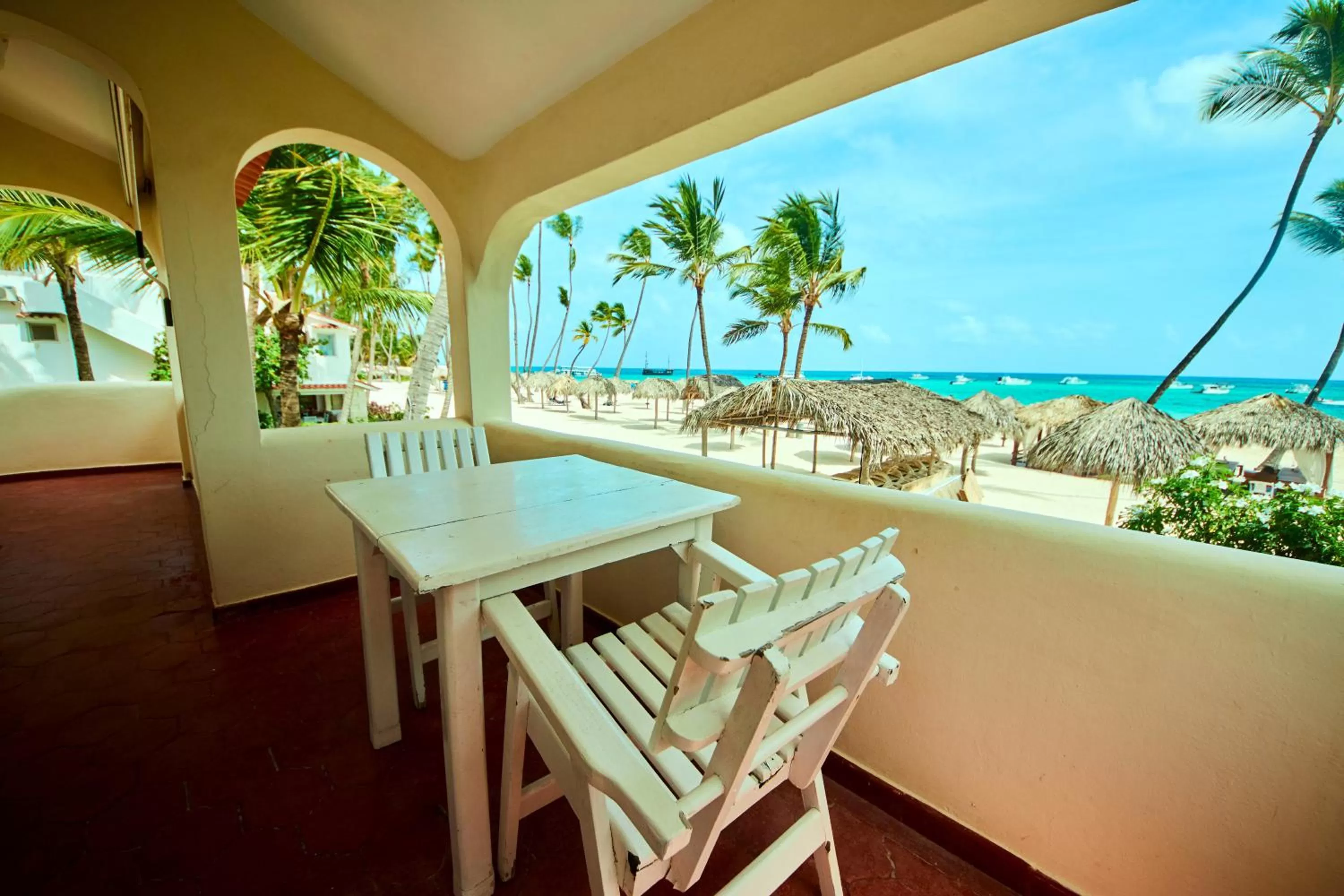 Beach view Villas Superior Suite in Los Corales Beach Village