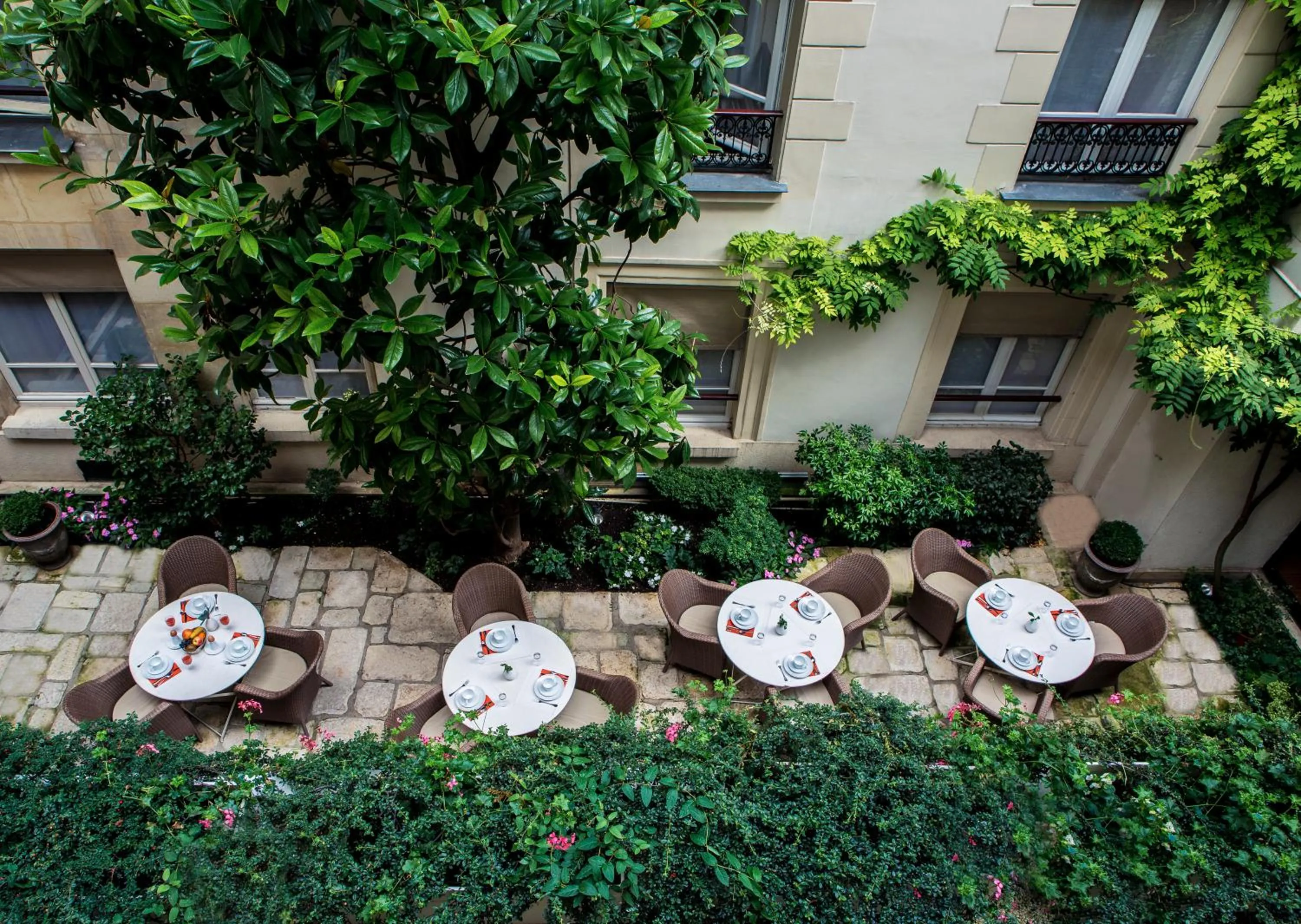 Patio in Hôtel des Saints Pères - Esprit de France