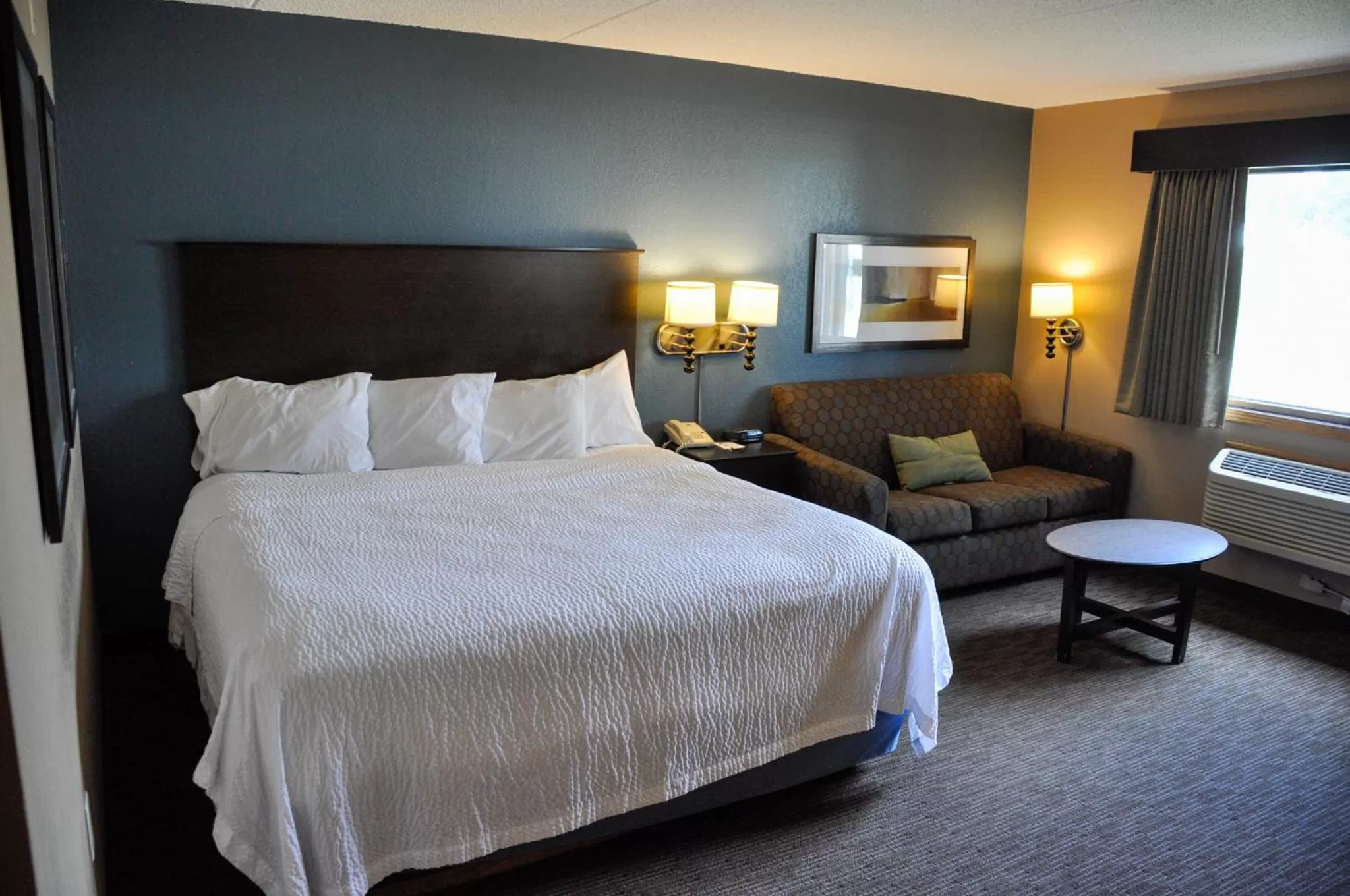 Bedroom, Bed in AmericInn by Wyndham Clear Lake