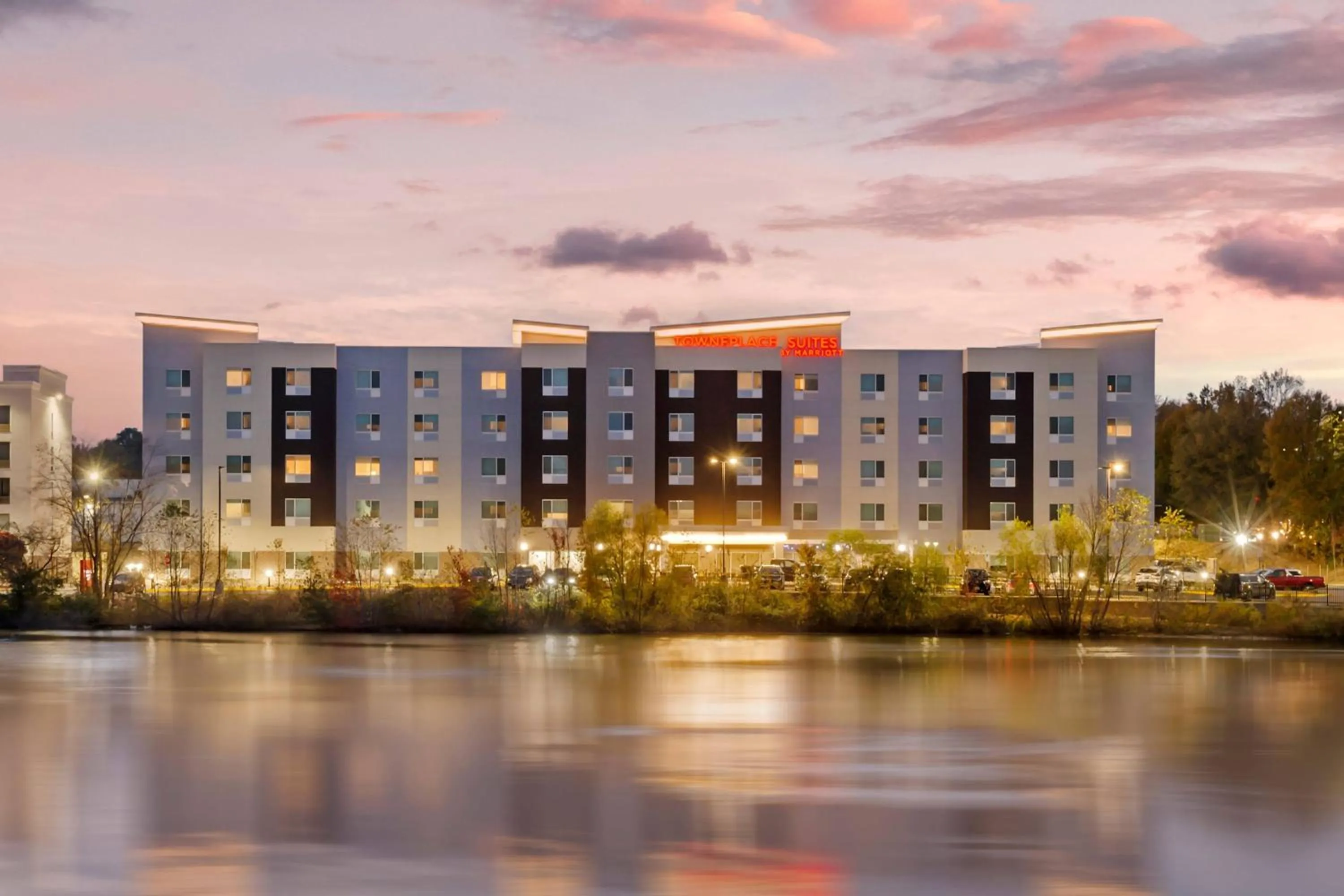 Property building in TownePlace Suites by Marriott Richmond Colonial Heights