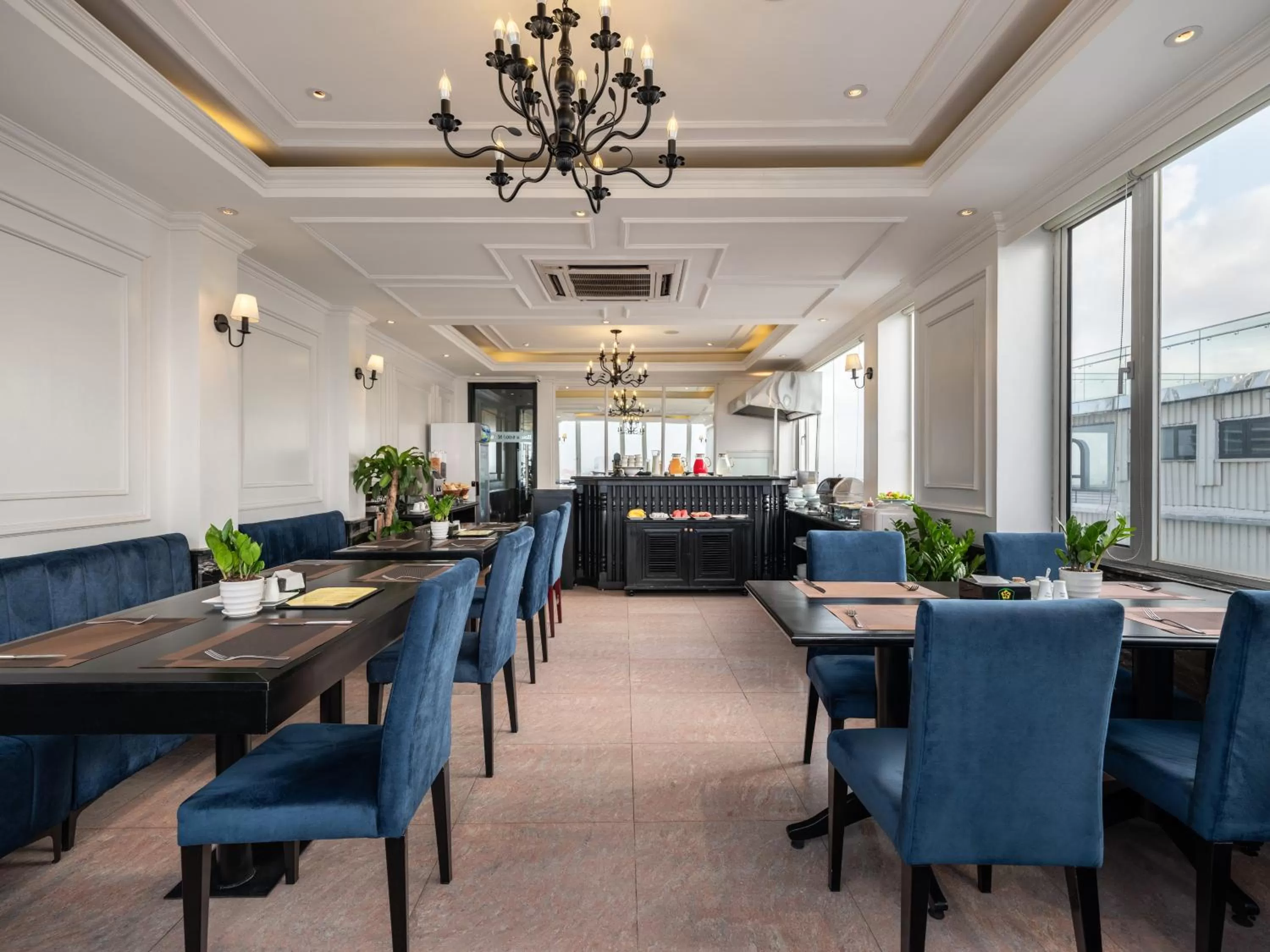 Restaurant/places to eat in The Flower Boutique Hotel & Travel