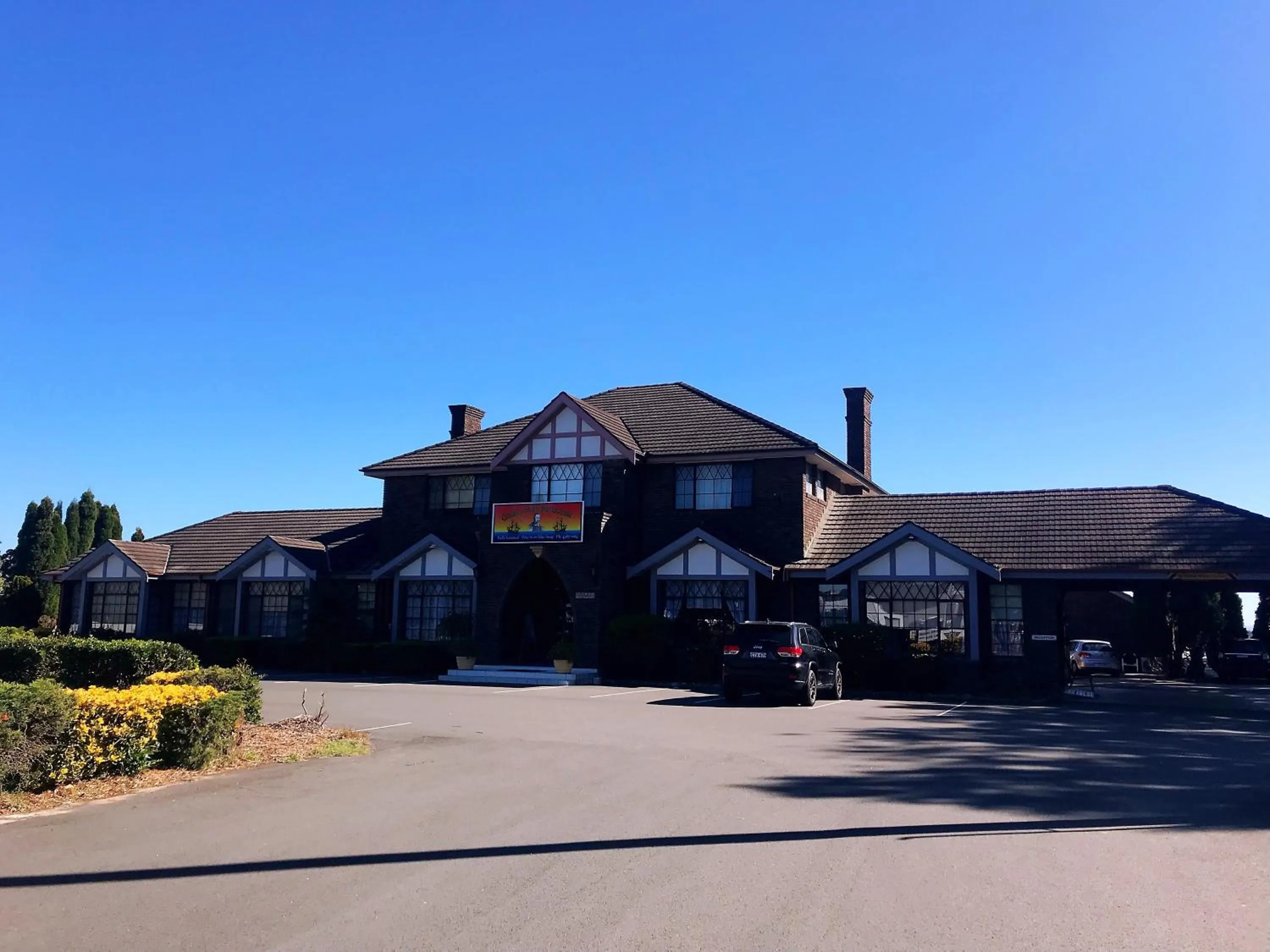 Property building in Sir Francis Drake